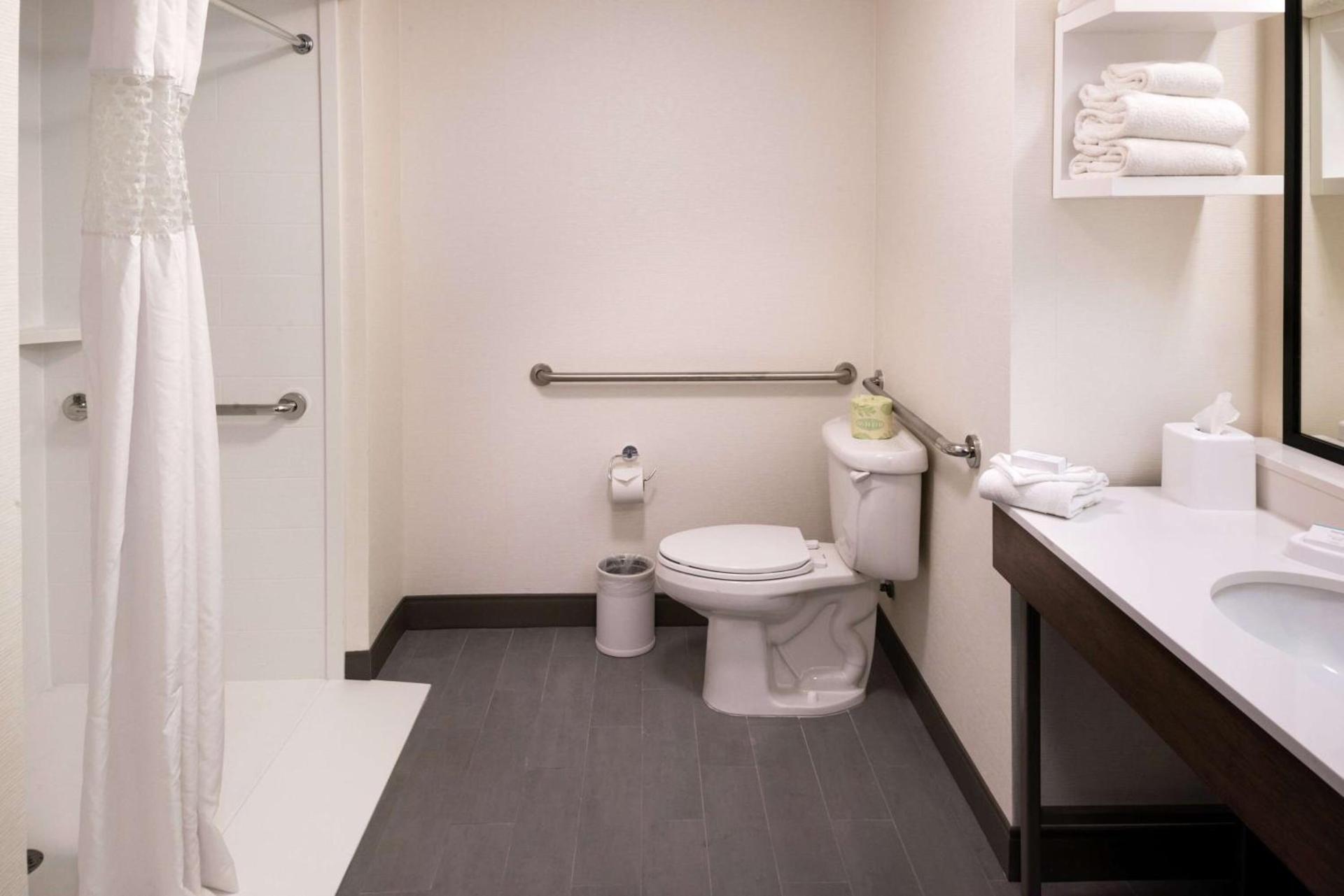 Hampton Inn & Suites Carson City photo 46