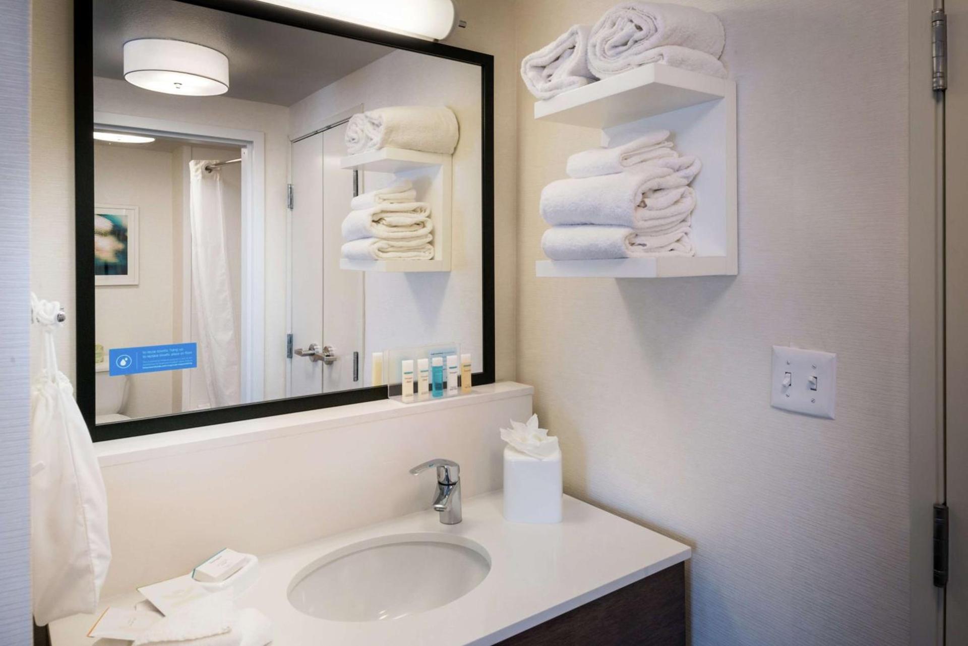 Hampton Inn & Suites Carson City photo 47