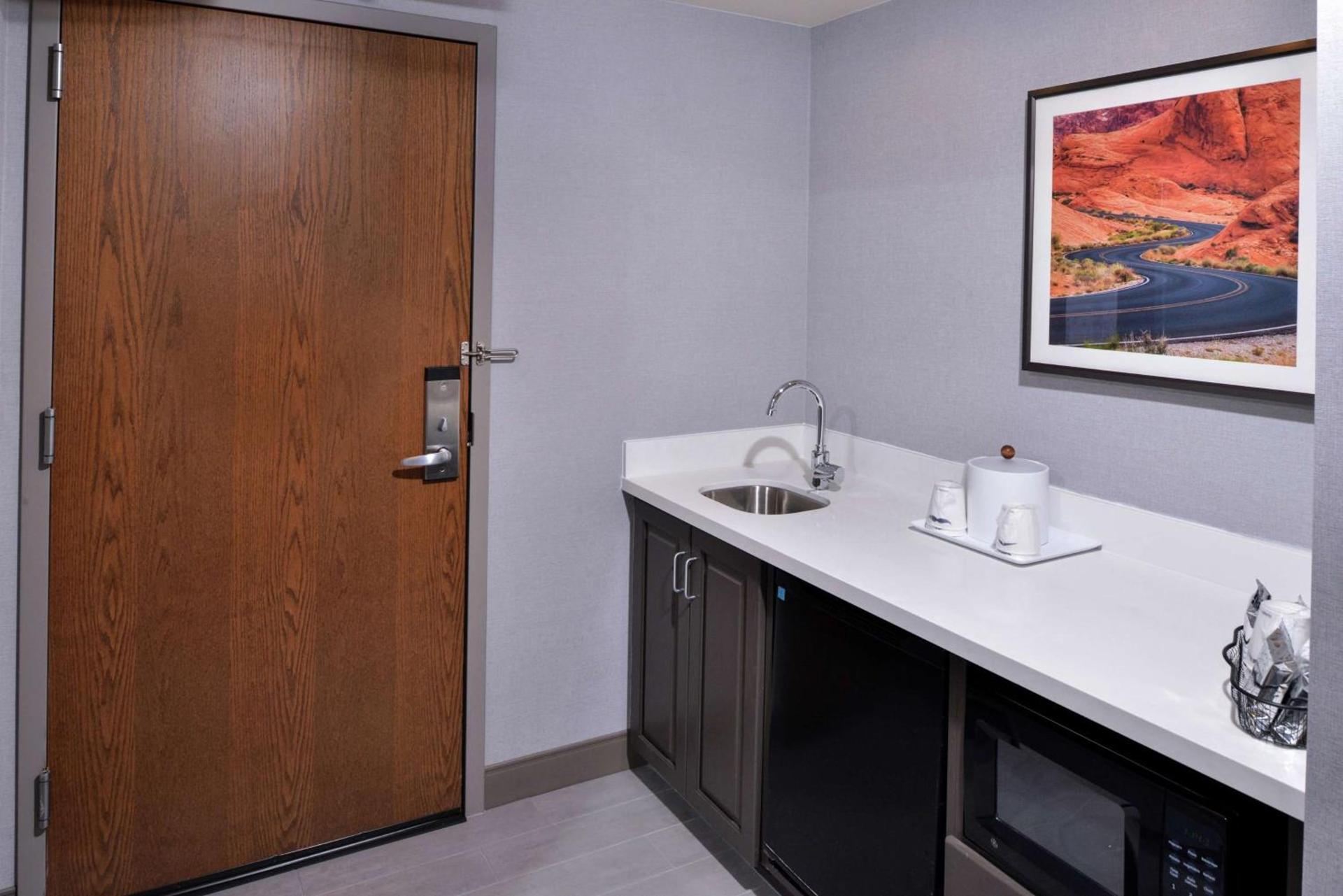 Hampton Inn & Suites Carson City photo 48