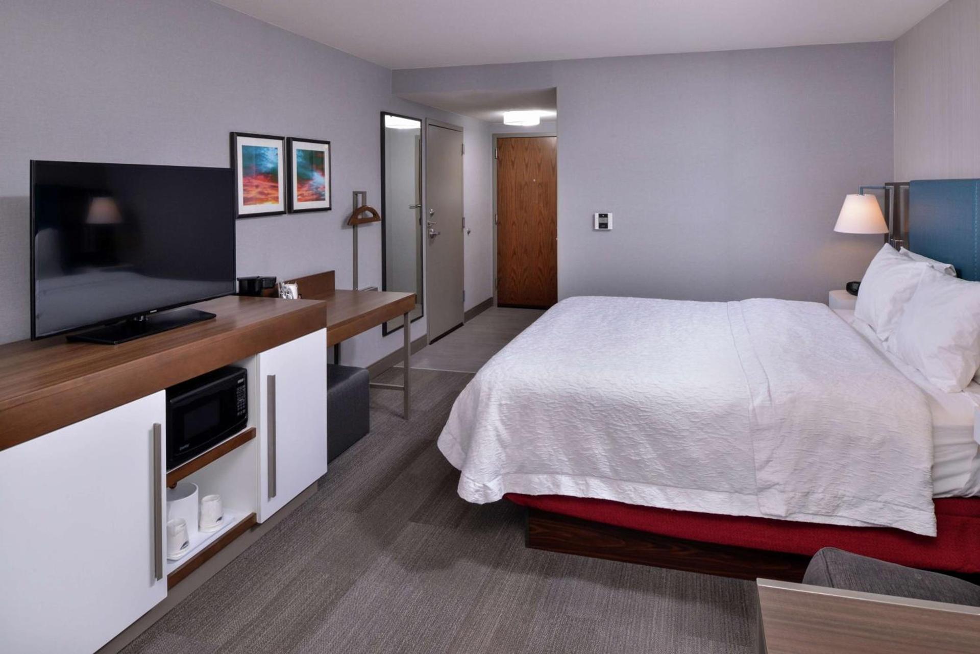 Hampton Inn & Suites Carson City photo 54