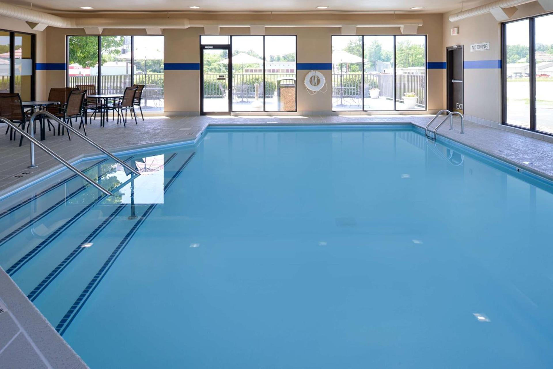 Hampton Inn Carbondale photo 6