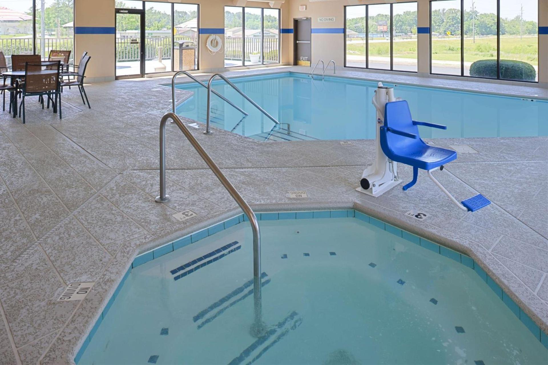 Hampton Inn Carbondale photo 7