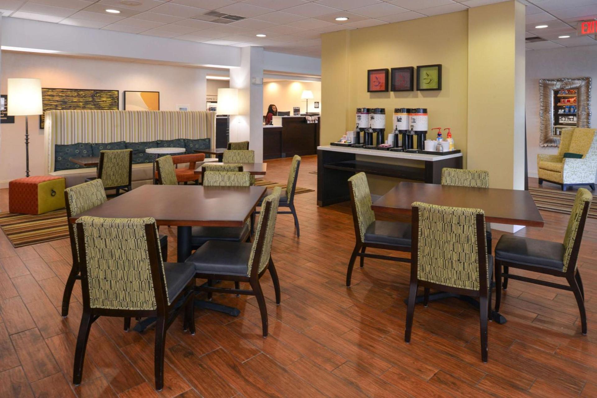 Hampton Inn Carbondale photo 10
