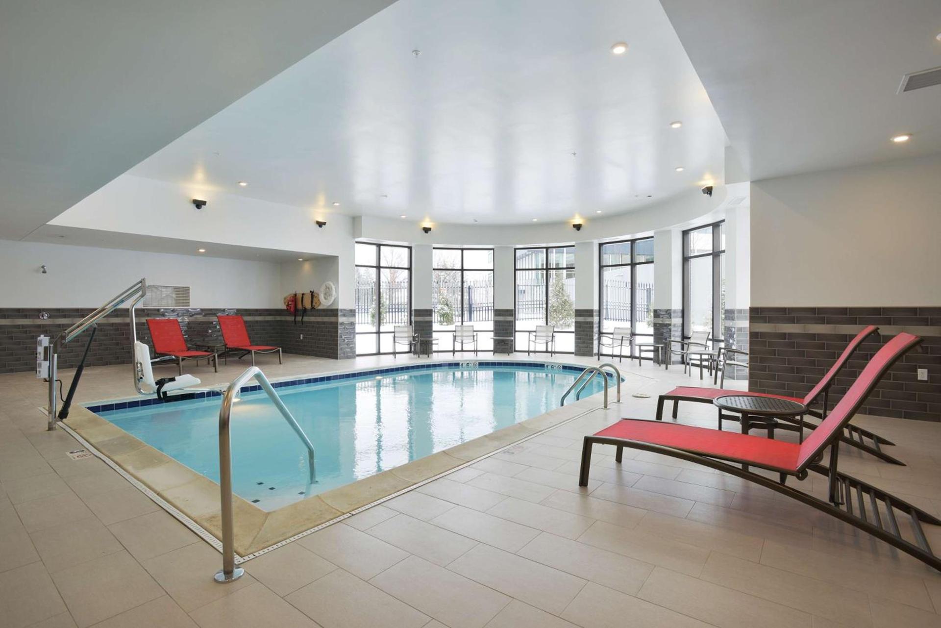 Hampton Inn & Suites - Cincinnati/Kenwood, OH photo 2
