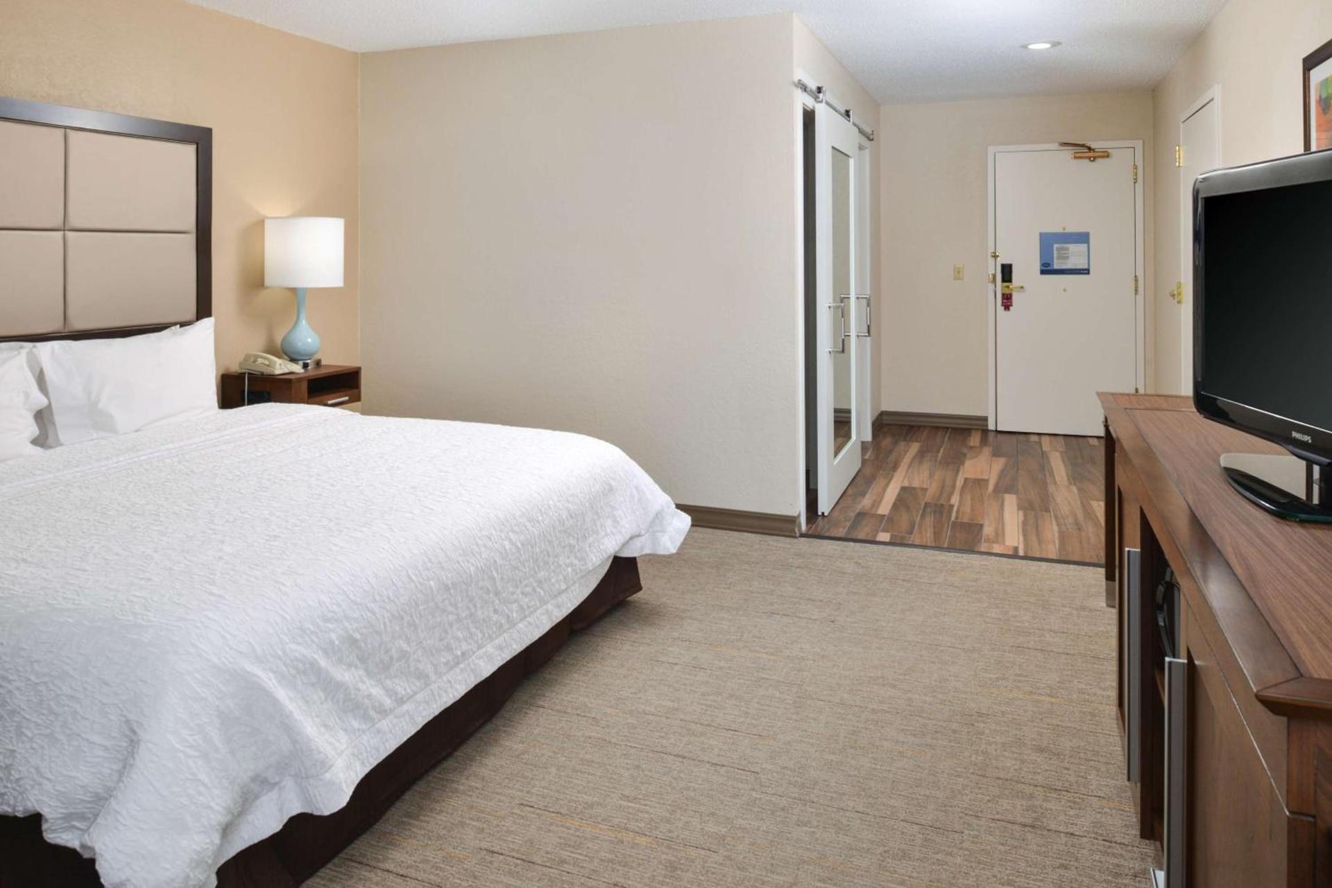 Hampton Inn Carbondale photo 26