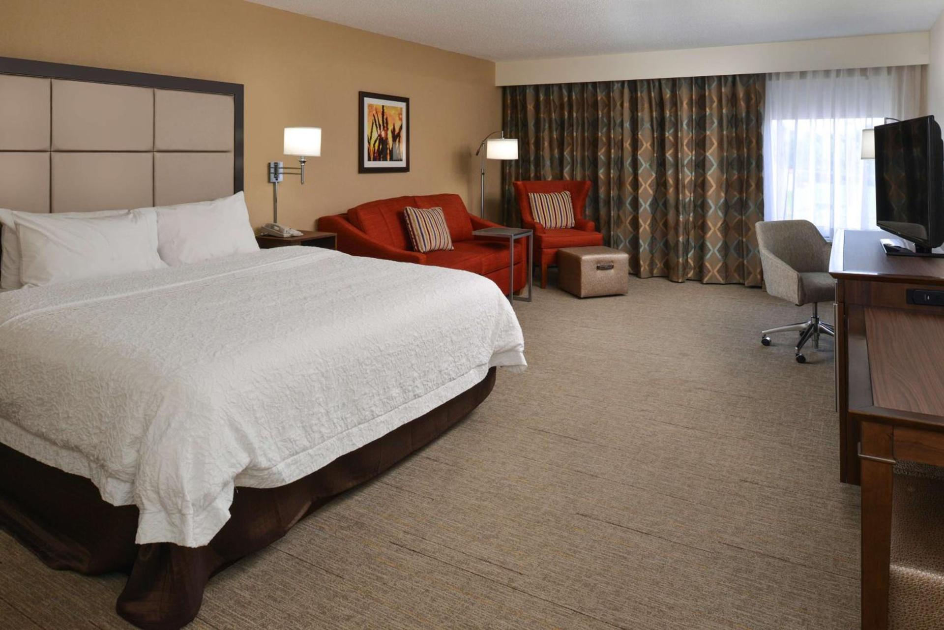 Hampton Inn Carbondale photo 21