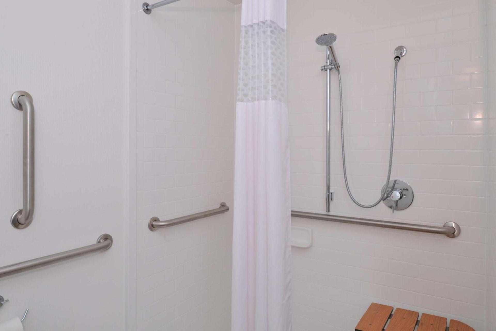 Hampton Inn Carbondale photo 22