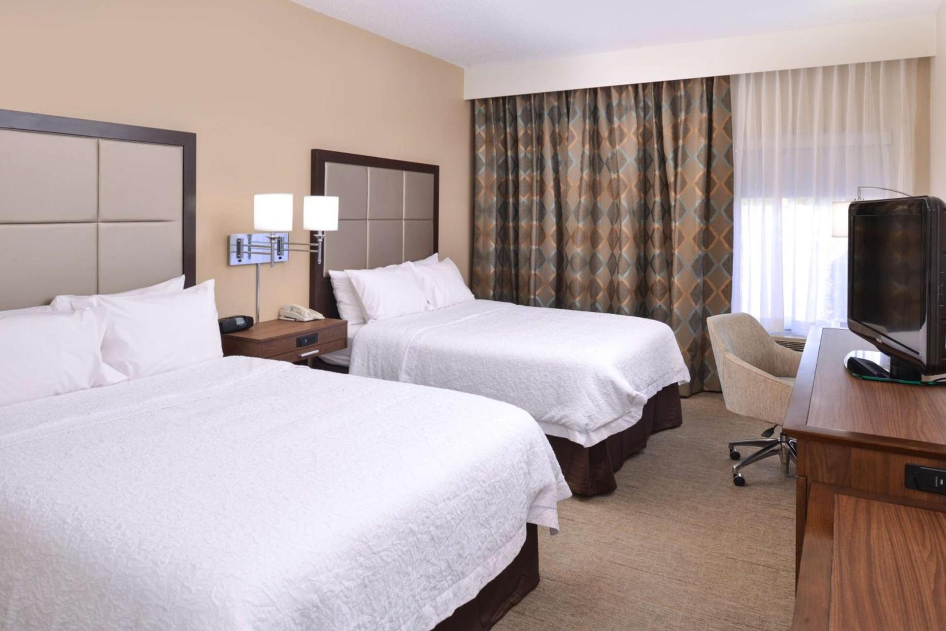 Hampton Inn Carbondale photo 29