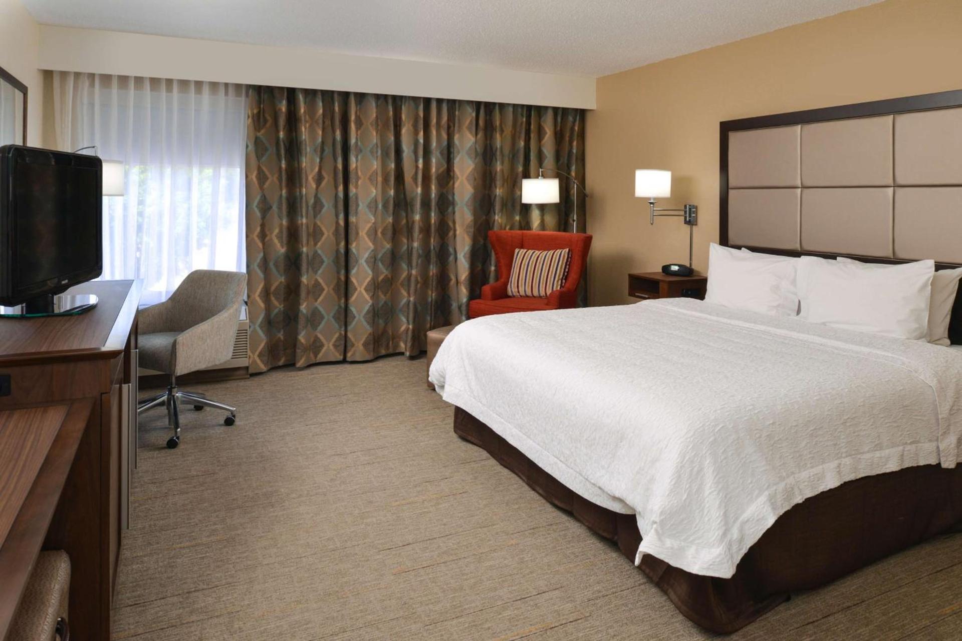 Hampton Inn Carbondale photo 32