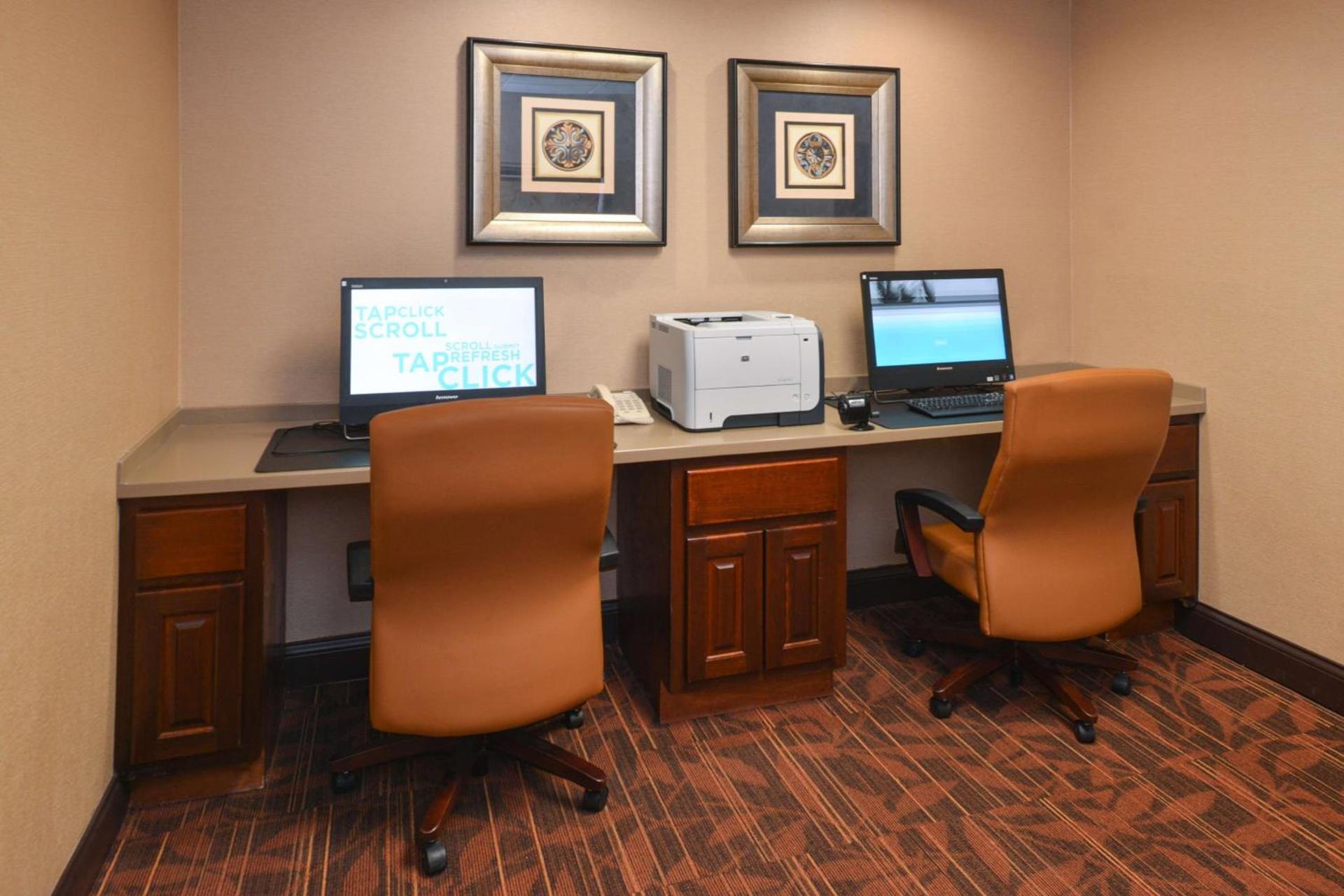 Hampton Inn Carbondale photo 24
