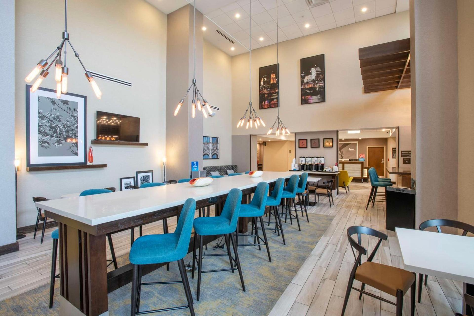 Hampton Inn & Suites - Cincinnati/Kenwood, OH photo 6