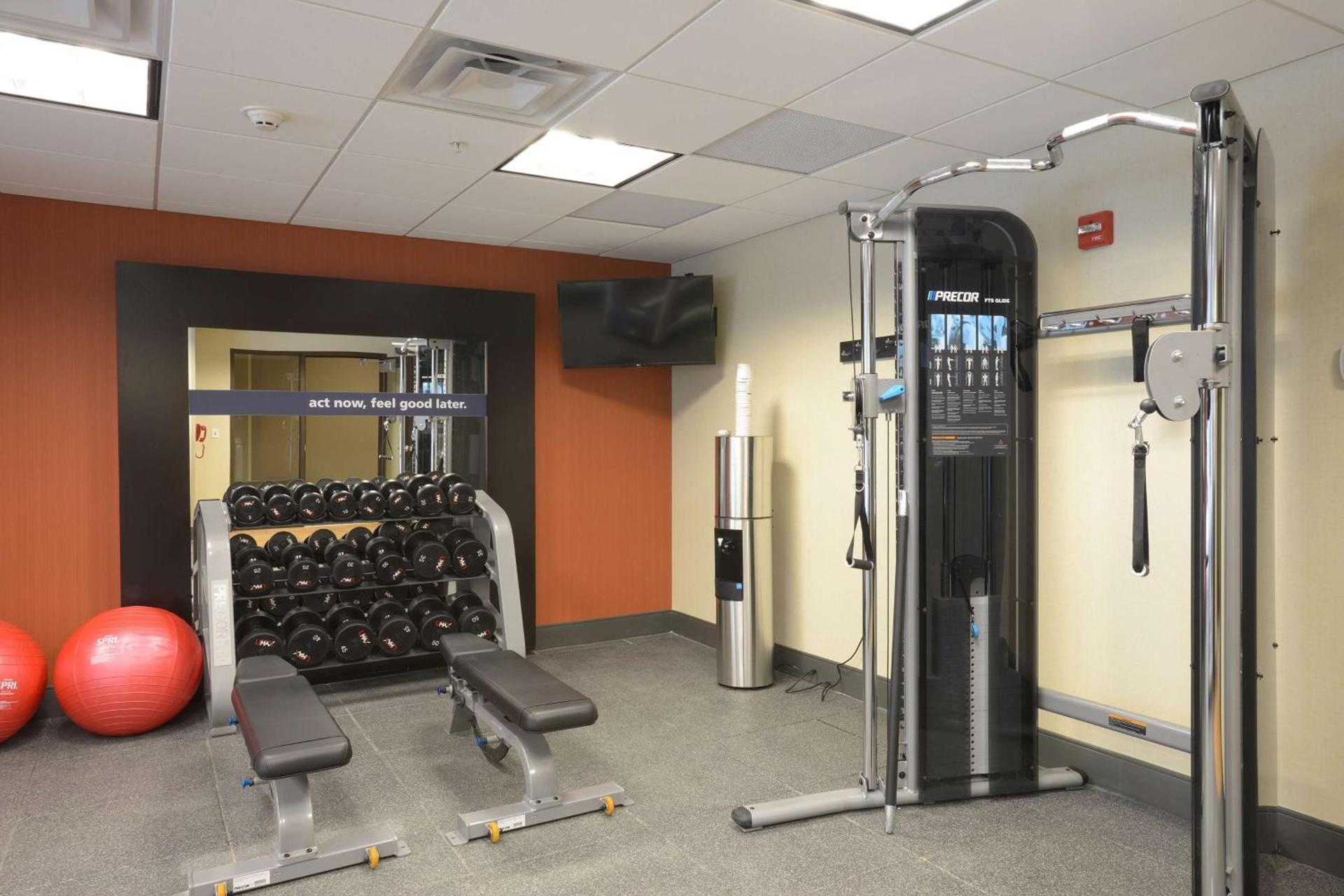 Hampton Inn & Suites - Cincinnati/Kenwood, OH photo 9