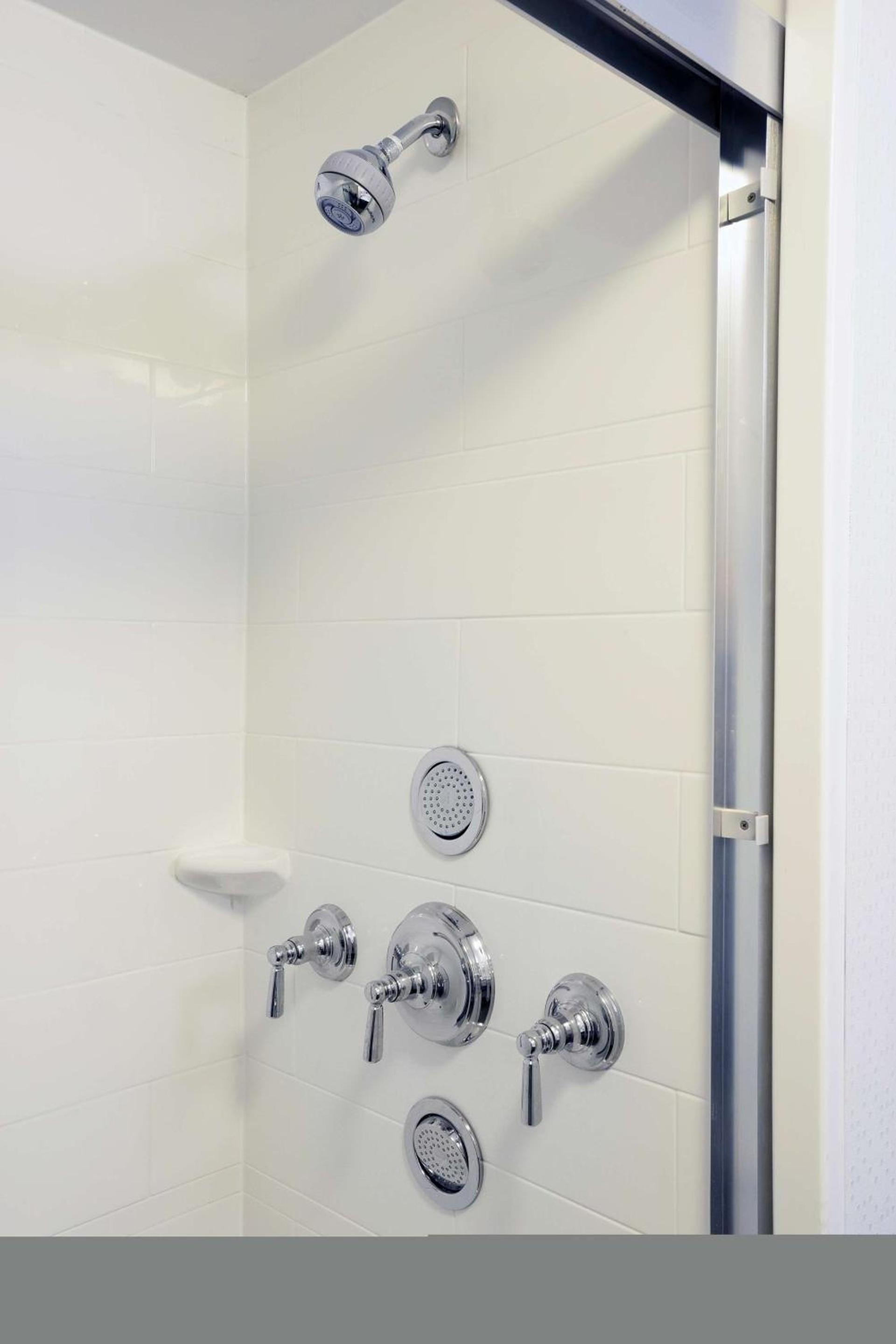 Hampton Inn & Suites - Cincinnati/Kenwood, OH photo 12