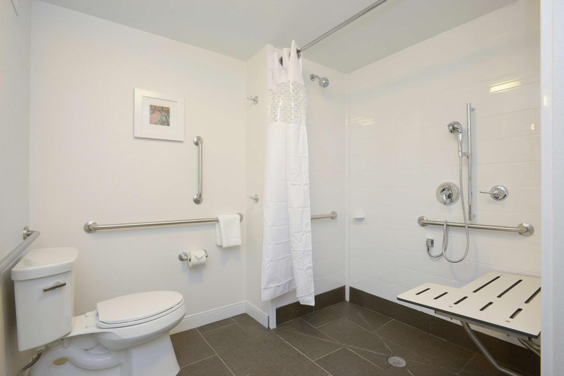 Hampton Inn & Suites - Cincinnati/Kenwood, OH photo 17