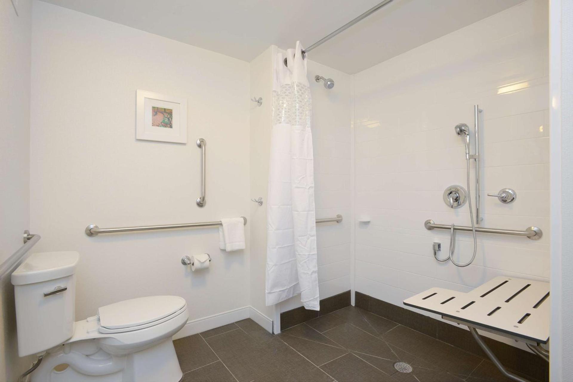 Hampton Inn & Suites - Cincinnati/Kenwood, OH photo 19