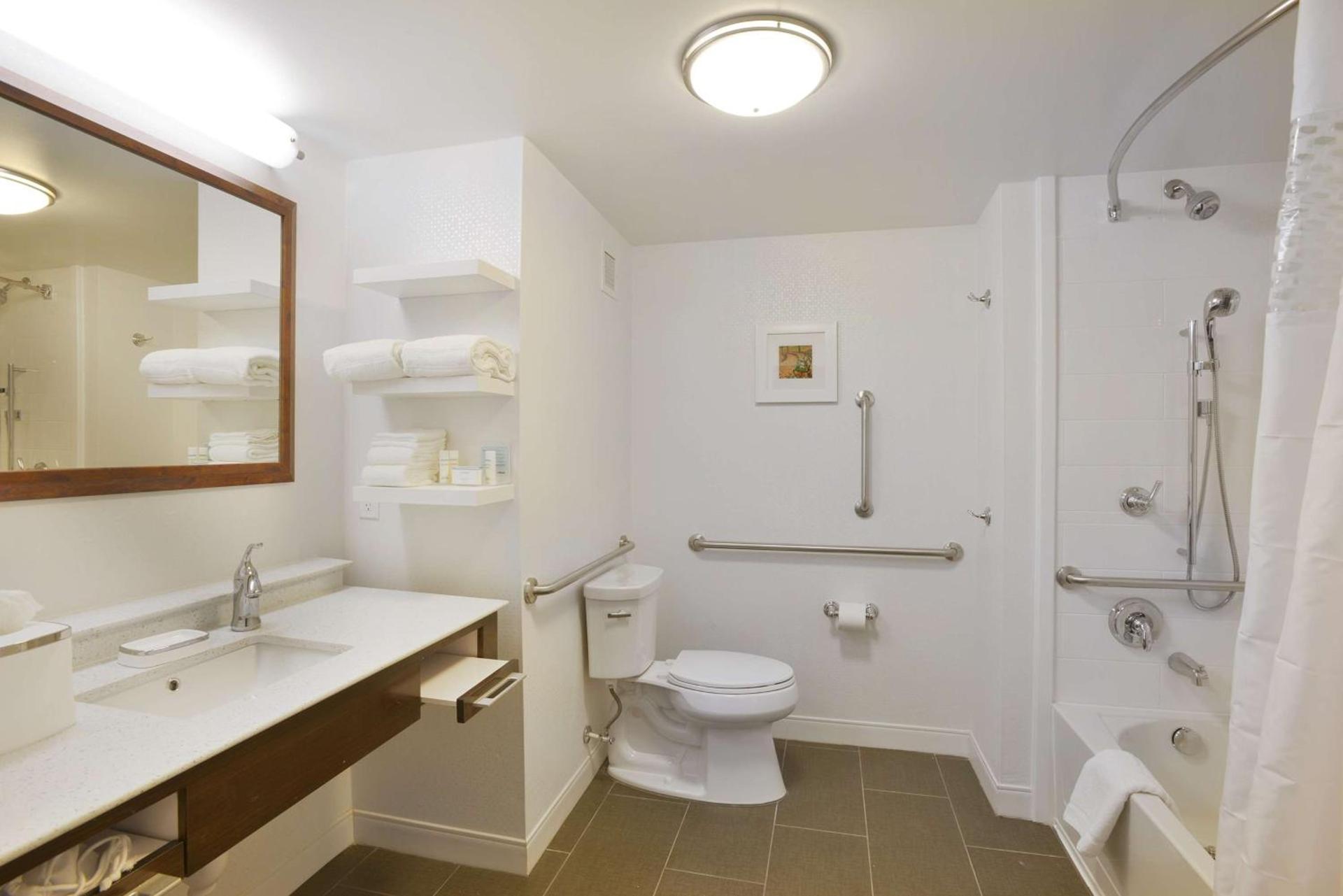 Hampton Inn & Suites - Cincinnati/Kenwood, OH photo 22
