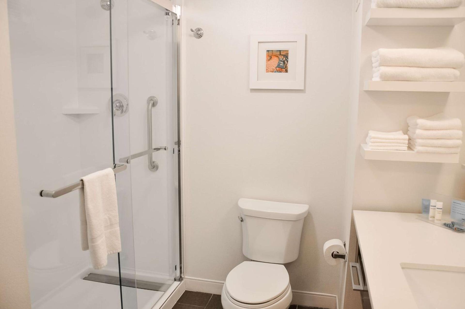 Hampton Inn & Suites - Cincinnati/Kenwood, OH photo 26