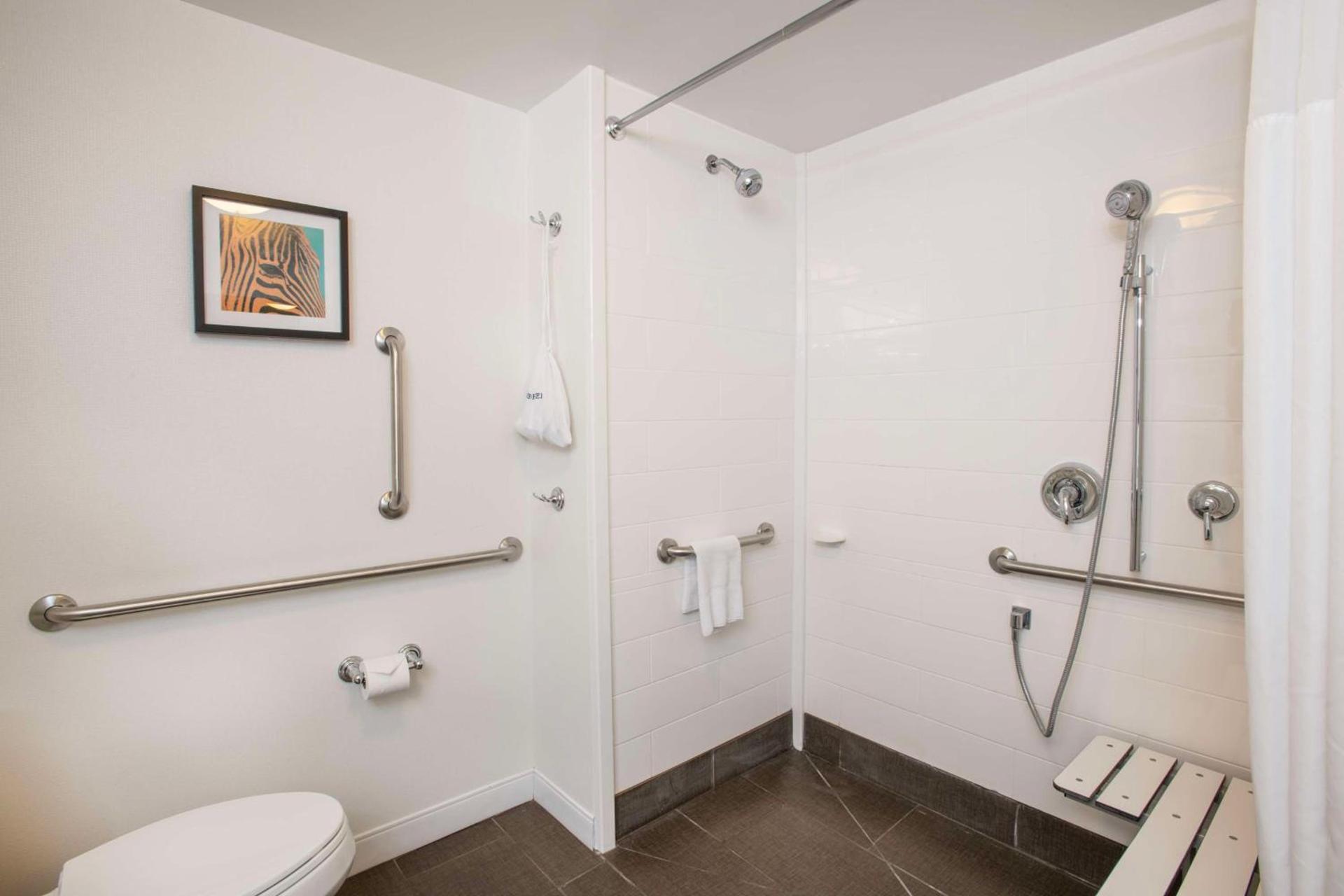 Hampton Inn & Suites - Cincinnati/Kenwood, OH photo 36