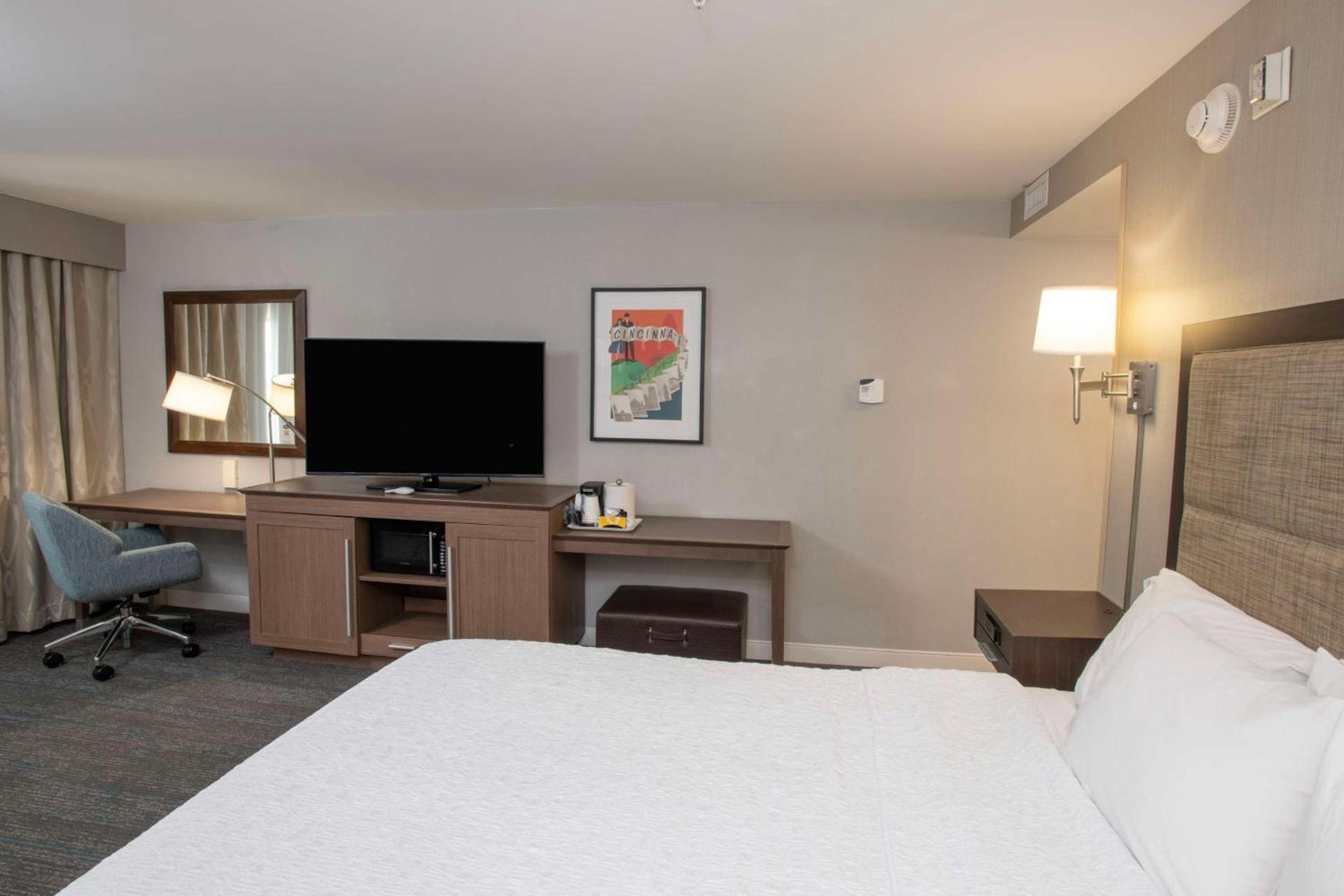Hampton Inn & Suites - Cincinnati/Kenwood, OH photo 37