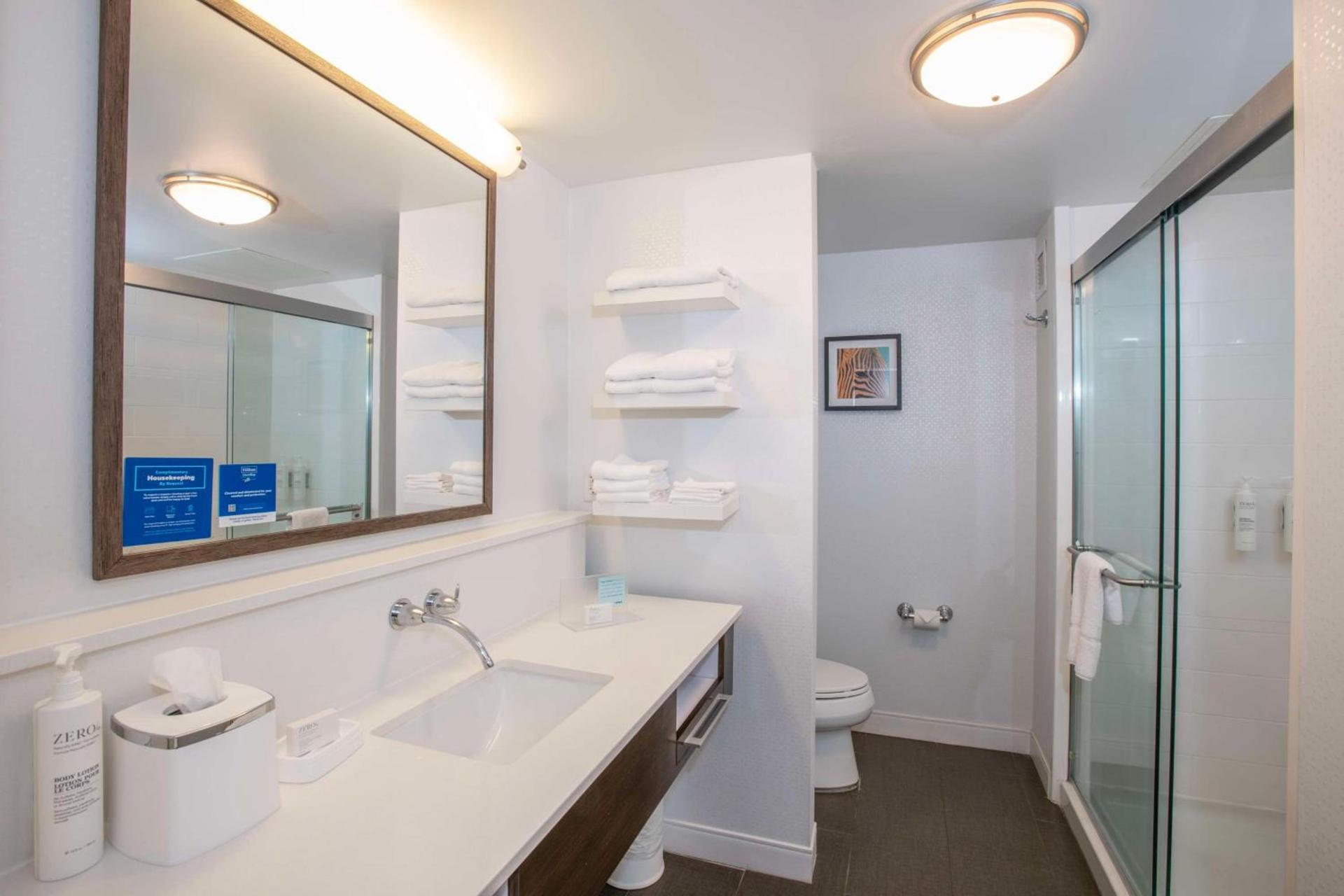 Hampton Inn & Suites - Cincinnati/Kenwood, OH photo 39