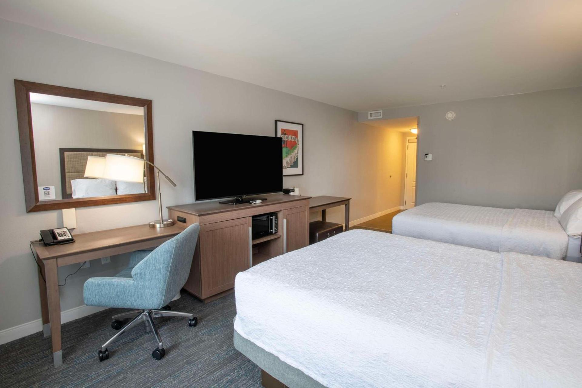 Hampton Inn & Suites - Cincinnati/Kenwood, OH photo 40