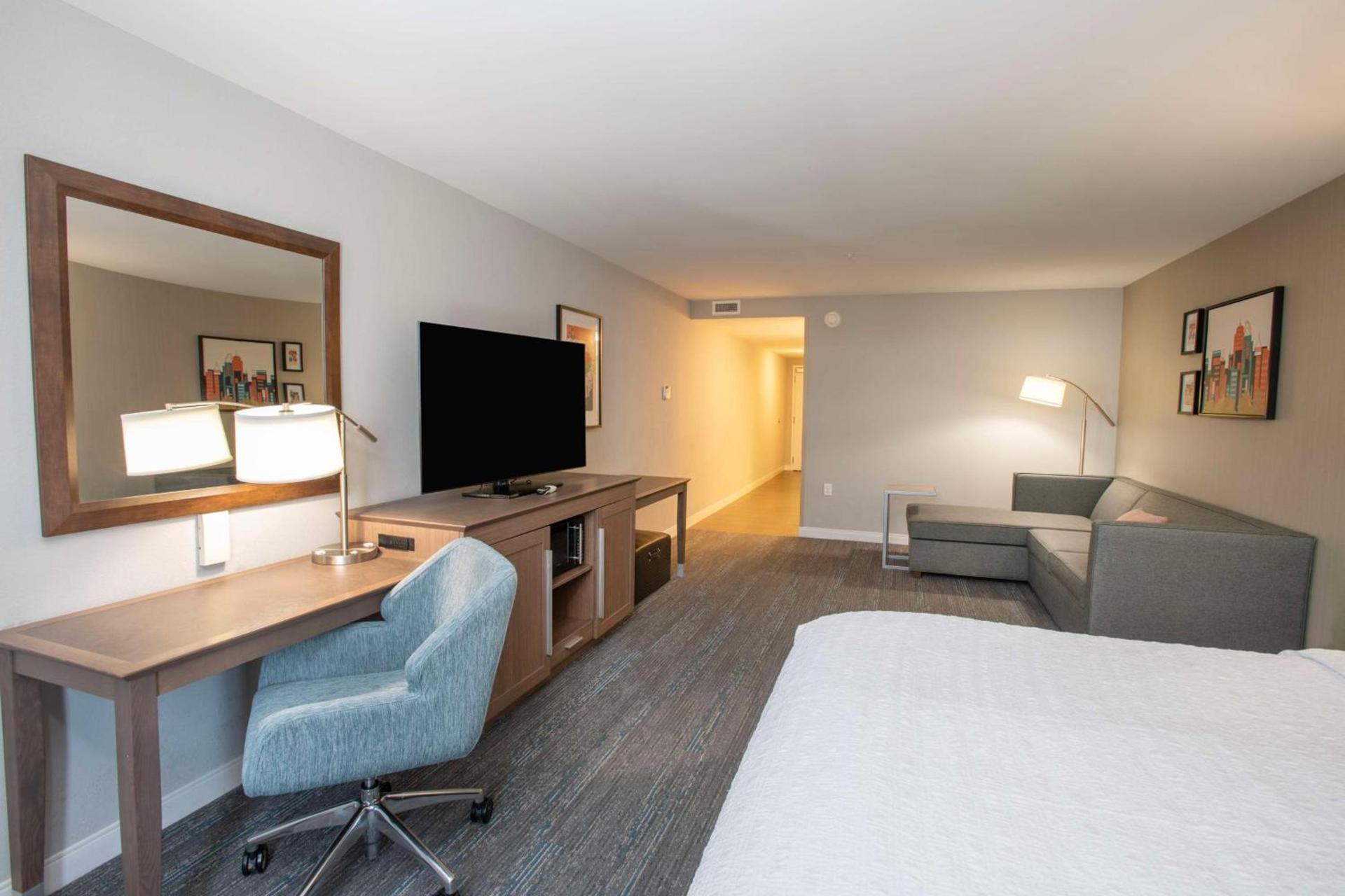Hampton Inn & Suites - Cincinnati/Kenwood, OH photo 46