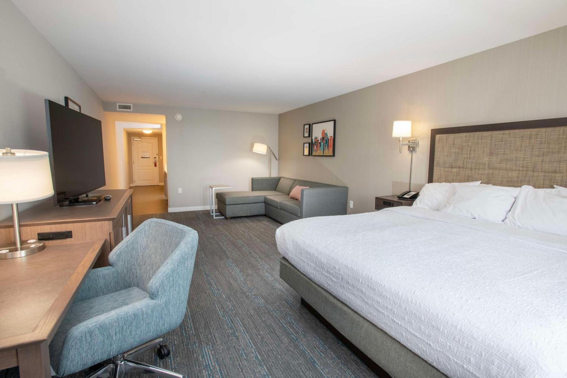 Hampton Inn & Suites - Cincinnati/Kenwood, OH photo 47
