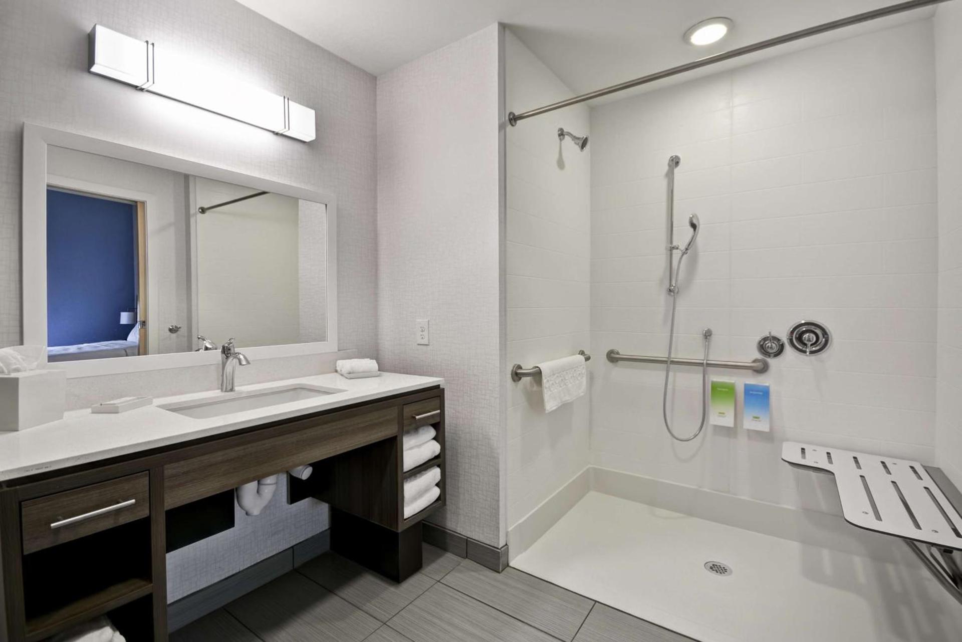 Home2 Suites By Hilton Blue Ash Cincinnati photo 19