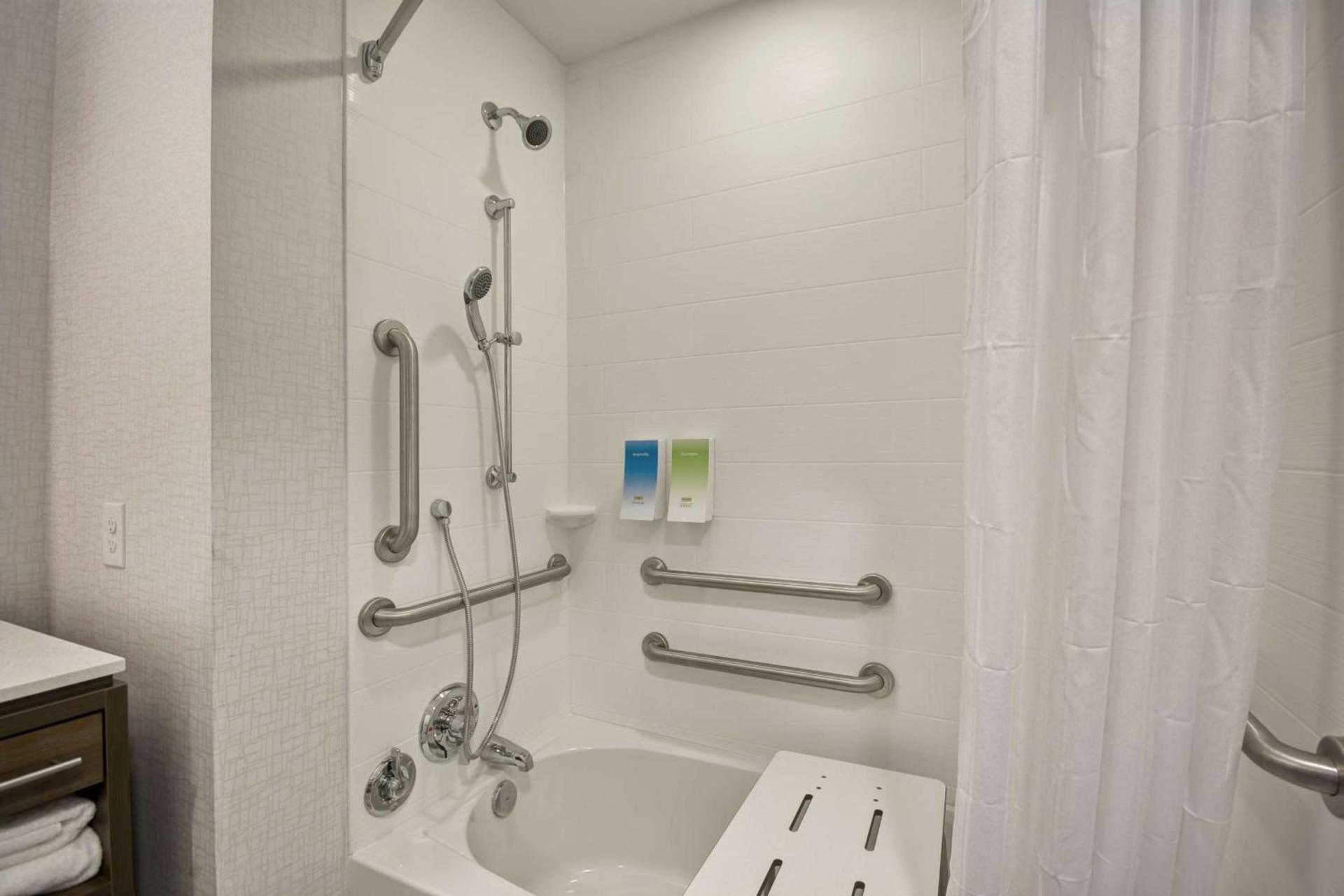 Home2 Suites By Hilton Blue Ash Cincinnati photo 21