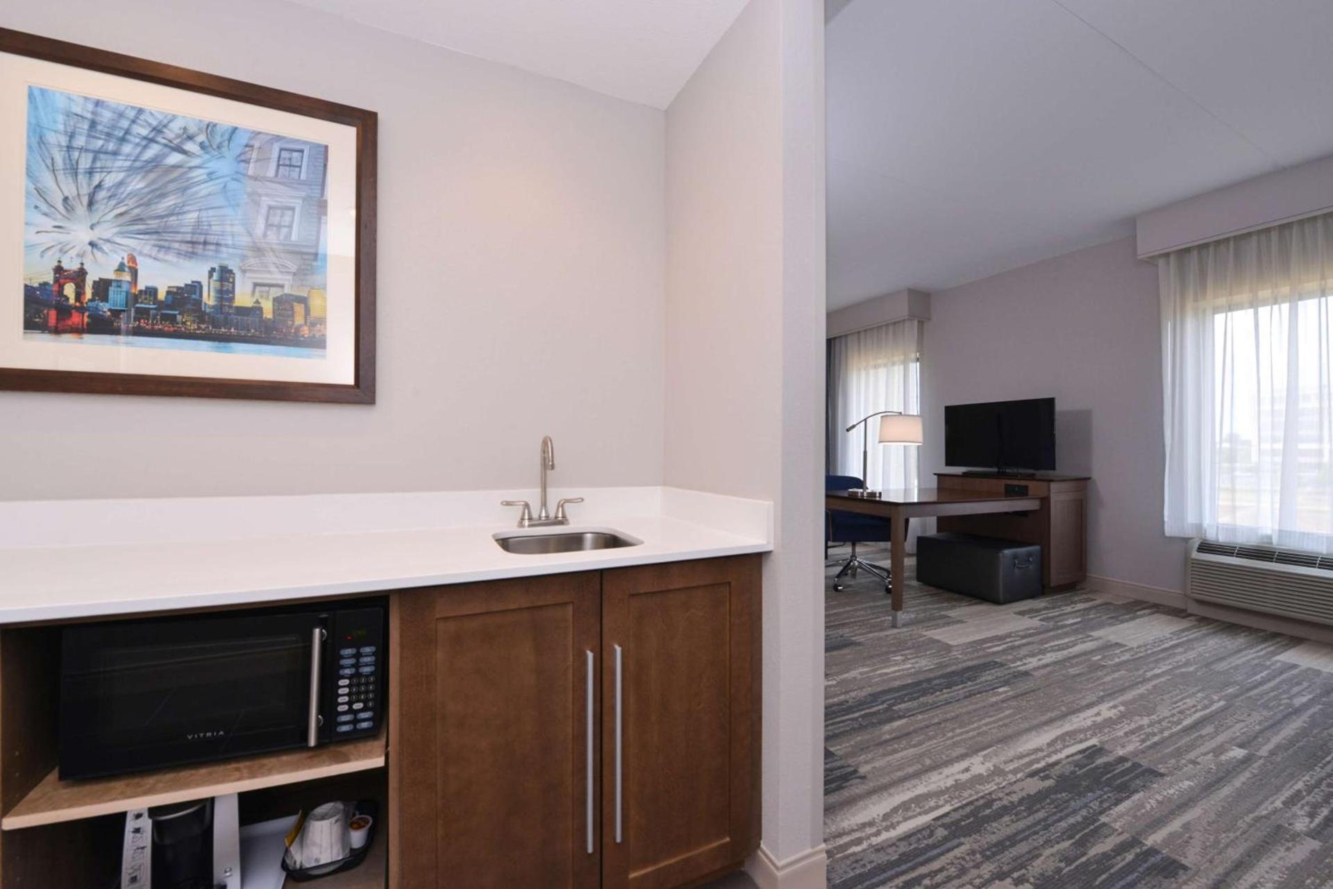 Hampton Inn & Suites Cincinnati-Mason, Ohio photo 41