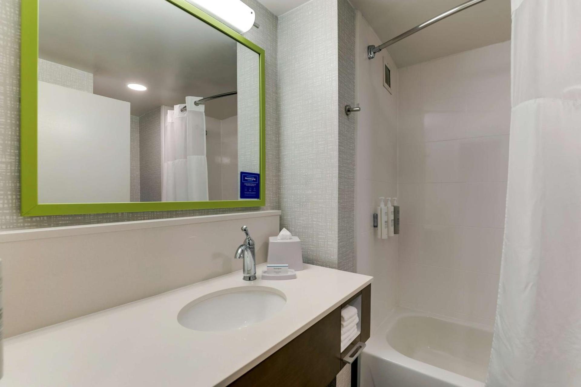 Hampton Inn Cumming photo 26