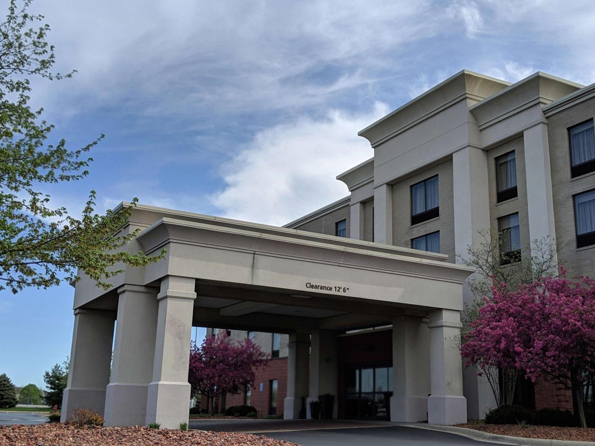 Hampton Inn & Suites Cincinnati-Union Centre photo 3