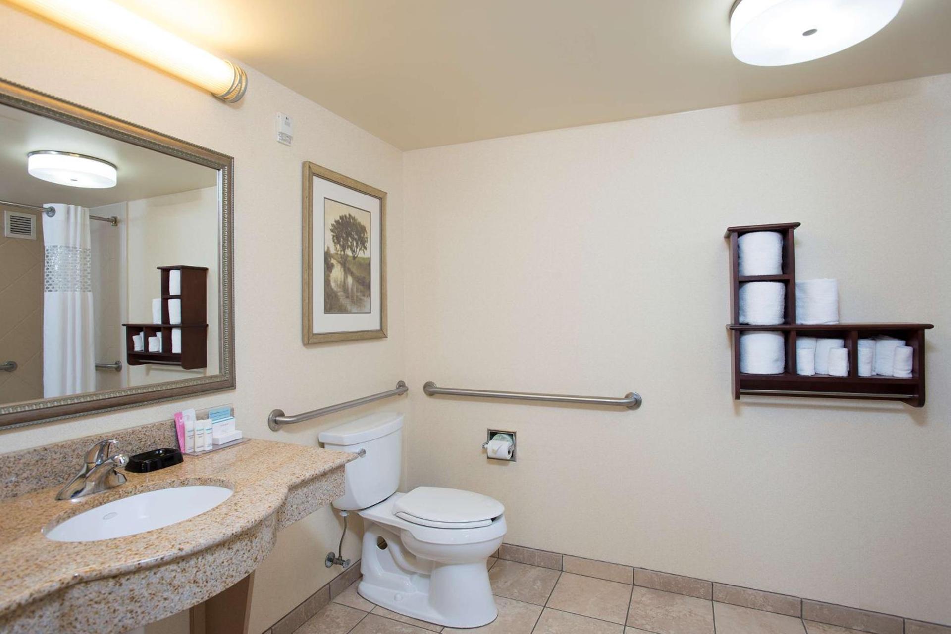 Hampton Inn & Suites Cincinnati-Union Centre photo 53