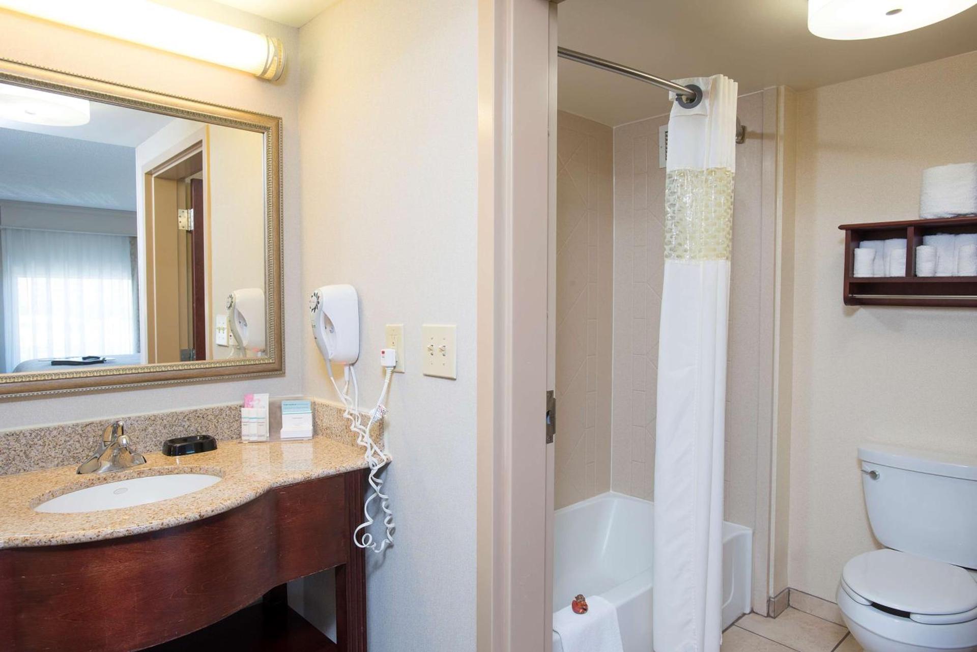 Hampton Inn & Suites Cincinnati-Union Centre photo 54