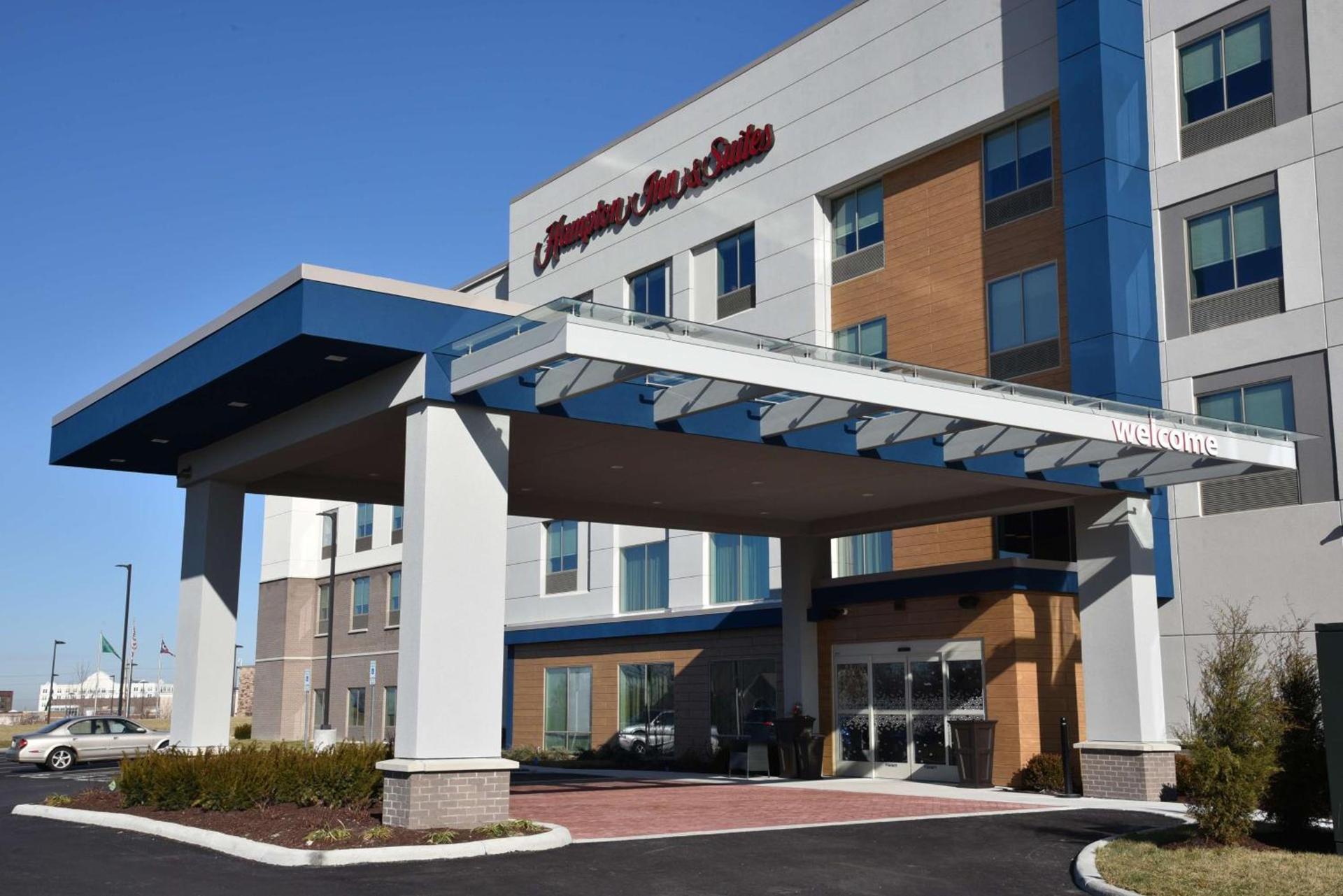 Hampton Inn & Suites Cincinnati Liberty Township photo 2