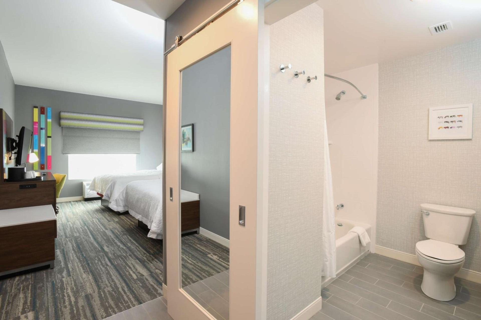 Hampton Inn & Suites Cincinnati Liberty Township photo 20