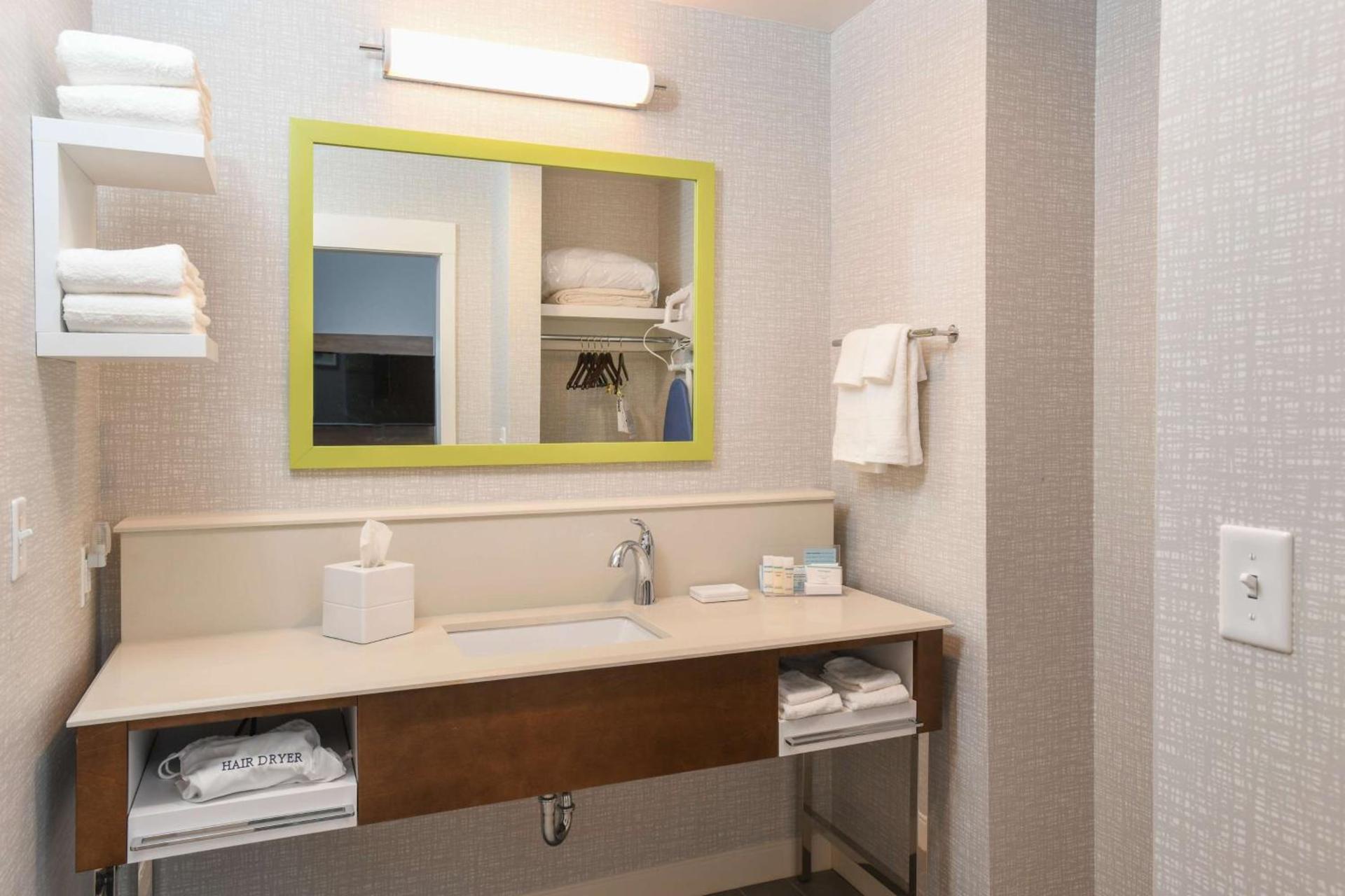 Hampton Inn & Suites Cincinnati Liberty Township photo 30