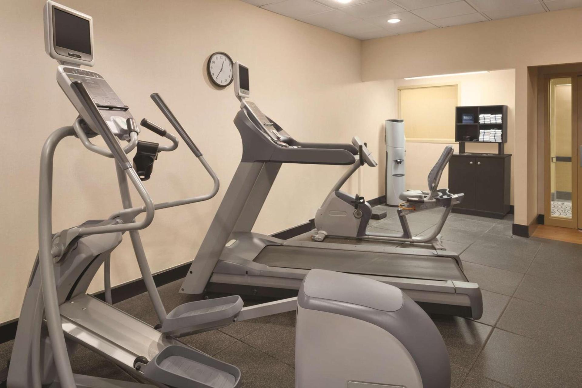 Hampton Inn Cincinnati Kings Island photo 14