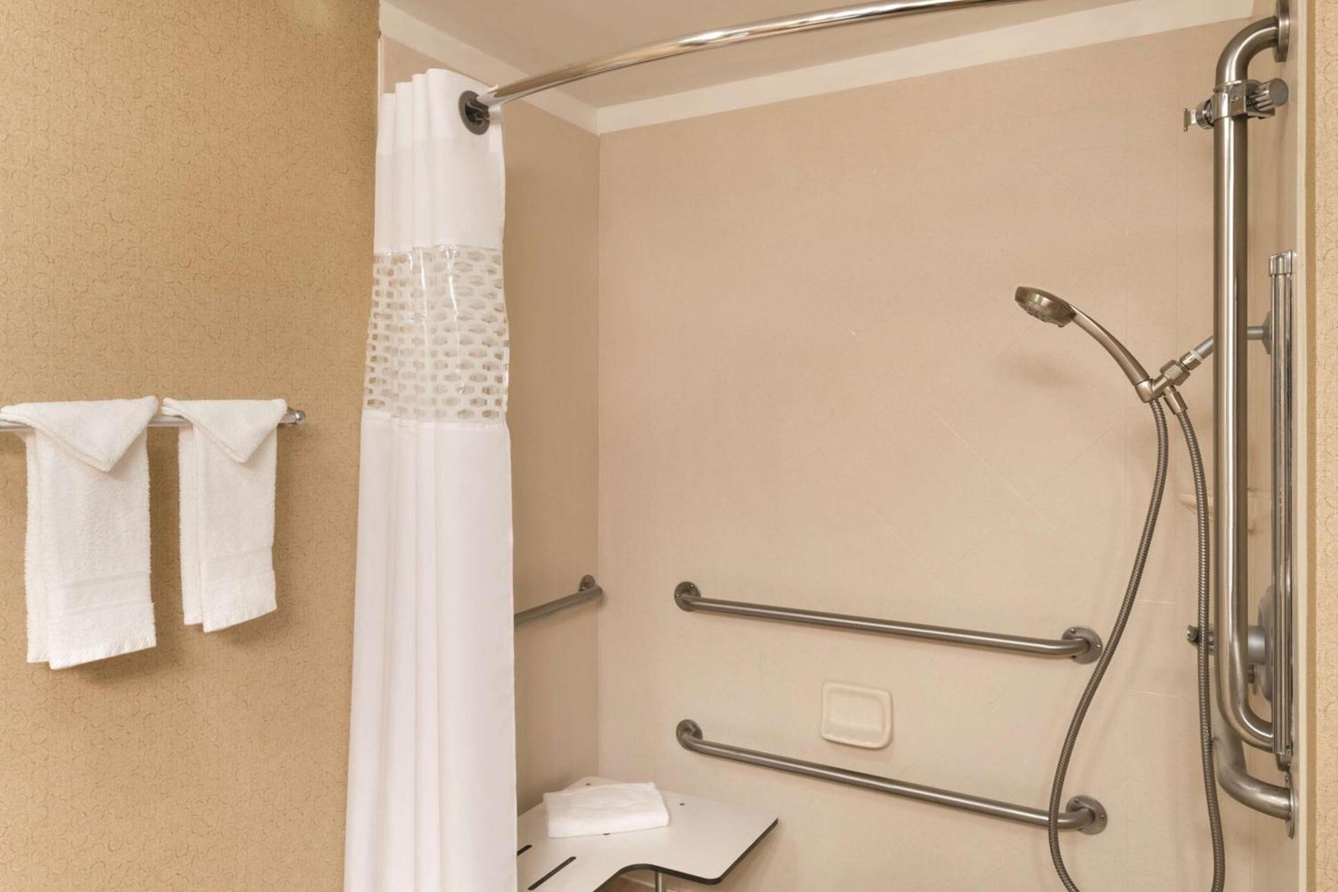 Hampton Inn Cincinnati Kings Island photo 20