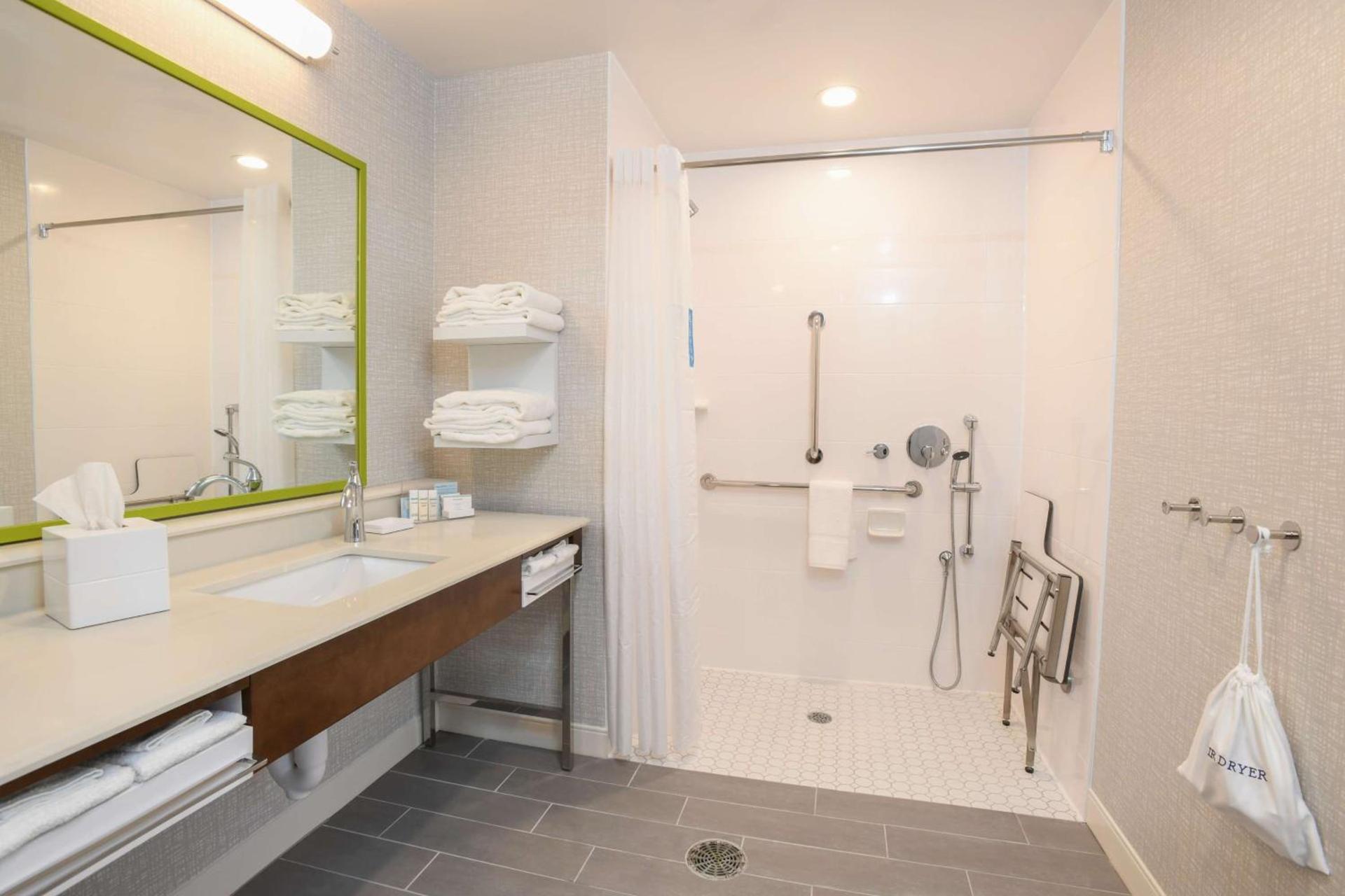 Hampton Inn & Suites Cincinnati Liberty Township photo 44