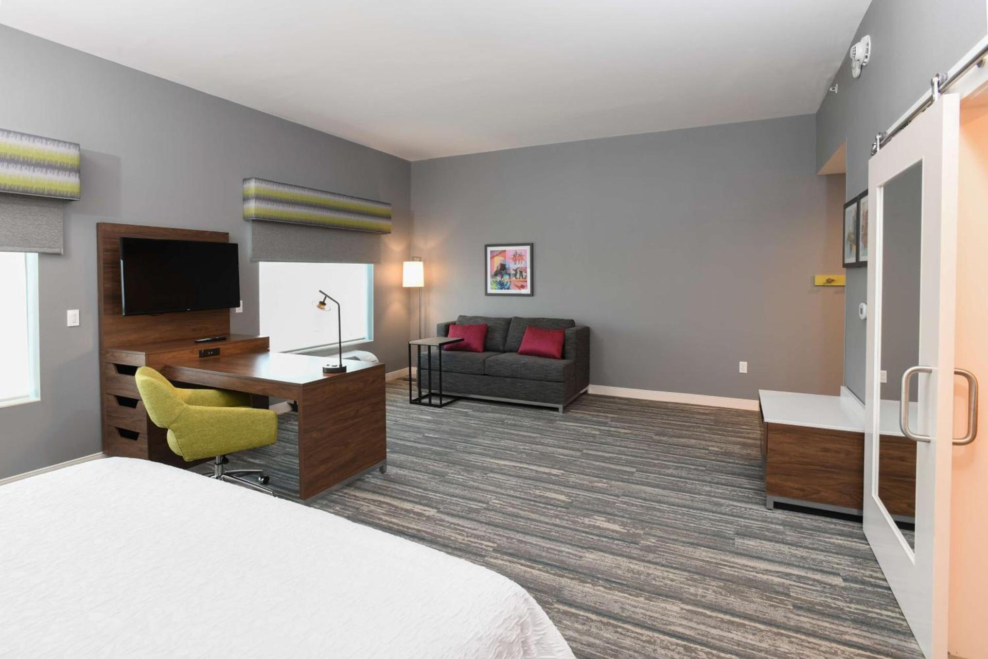 Hampton Inn & Suites Cincinnati Liberty Township photo 49