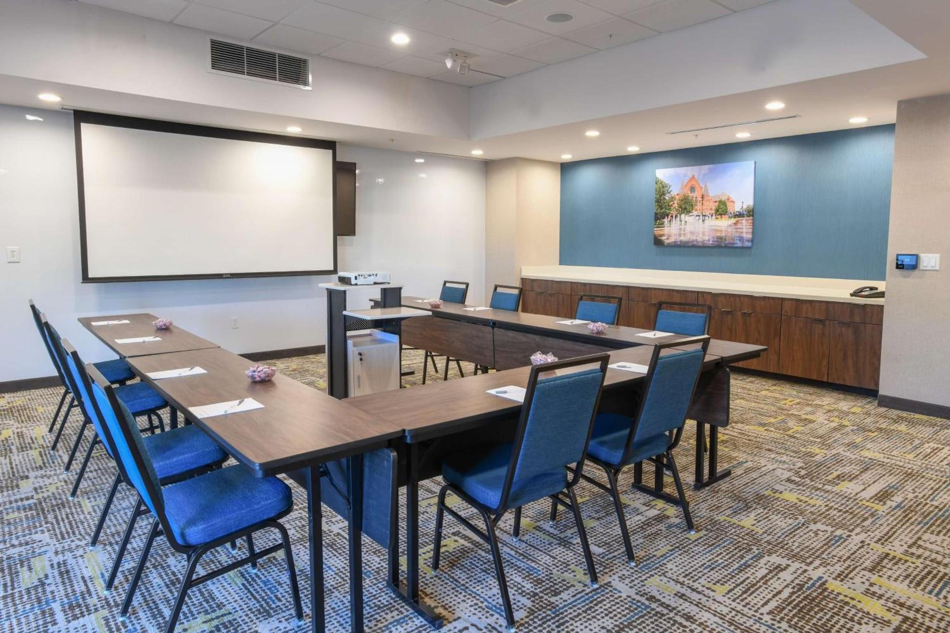 Hampton Inn & Suites Cincinnati Liberty Township photo 52
