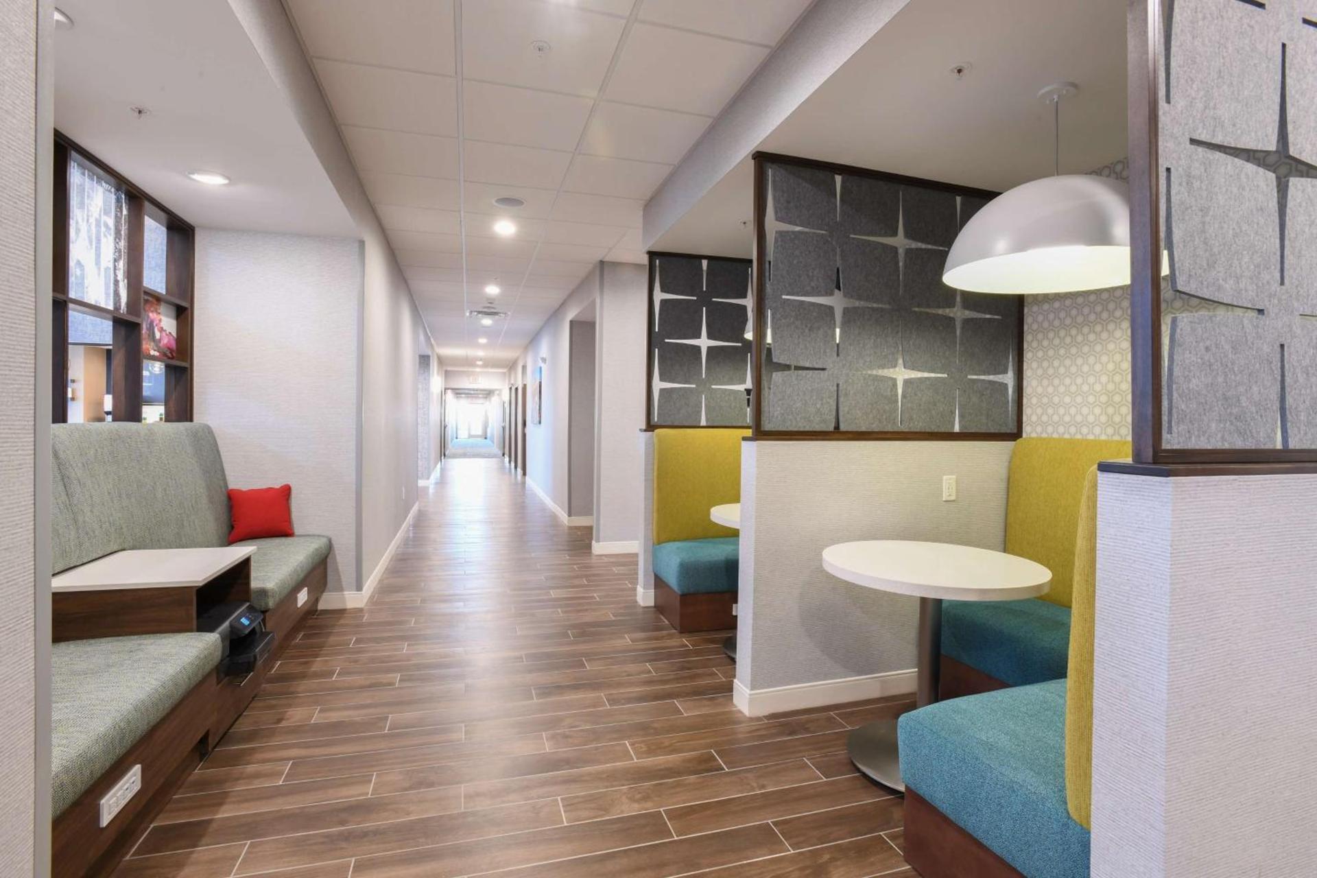 Hampton Inn & Suites Cincinnati Liberty Township photo 54