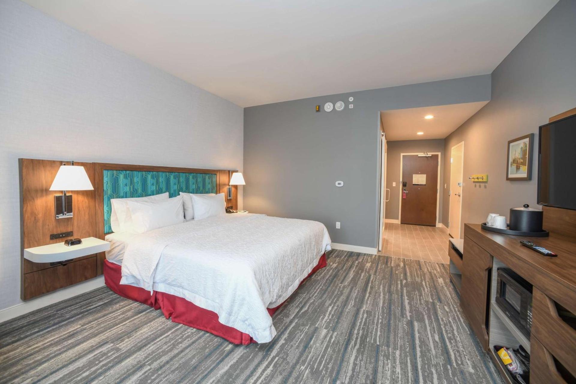 Hampton Inn & Suites Cincinnati Liberty Township photo 55