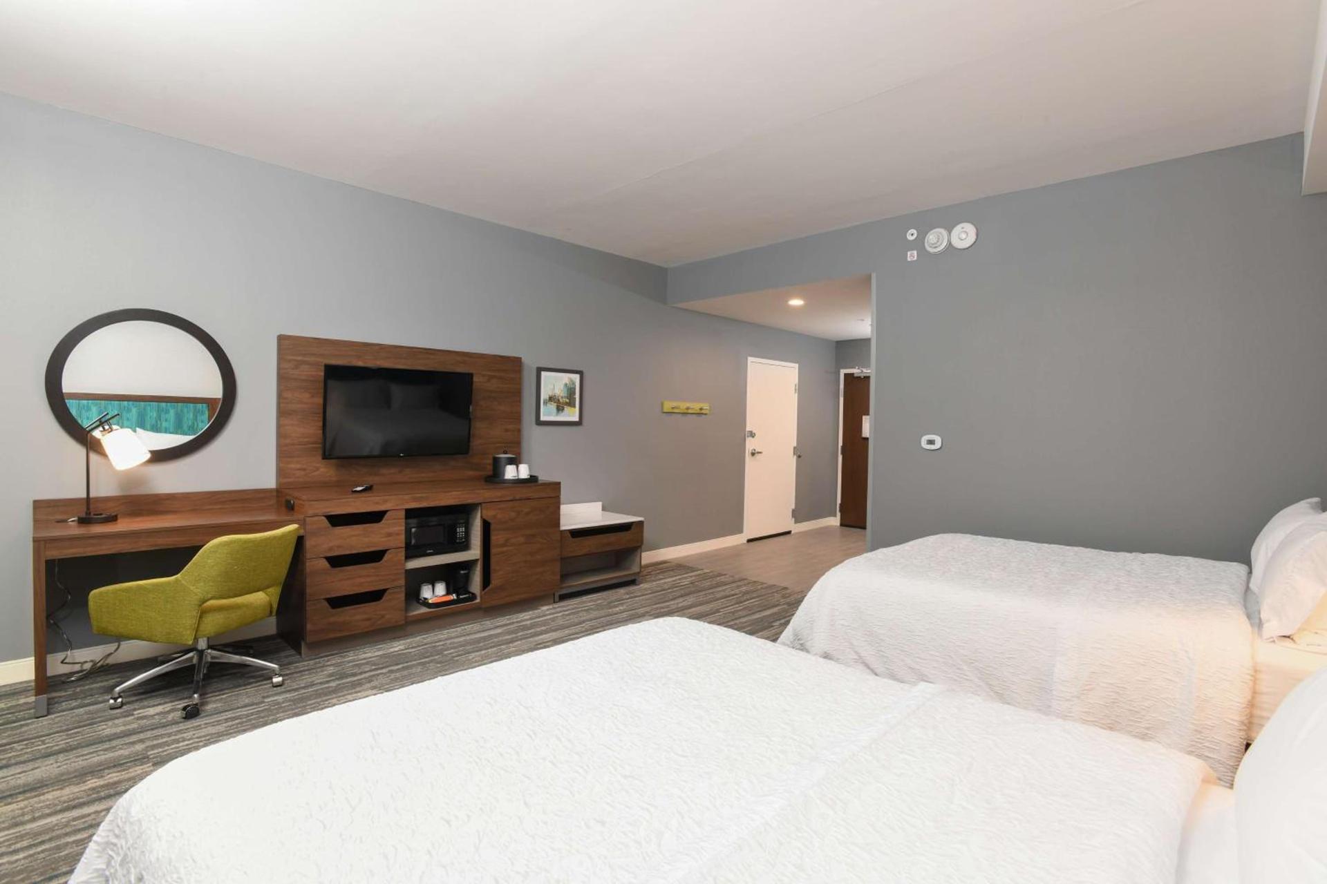 Hampton Inn & Suites Cincinnati Liberty Township photo 56