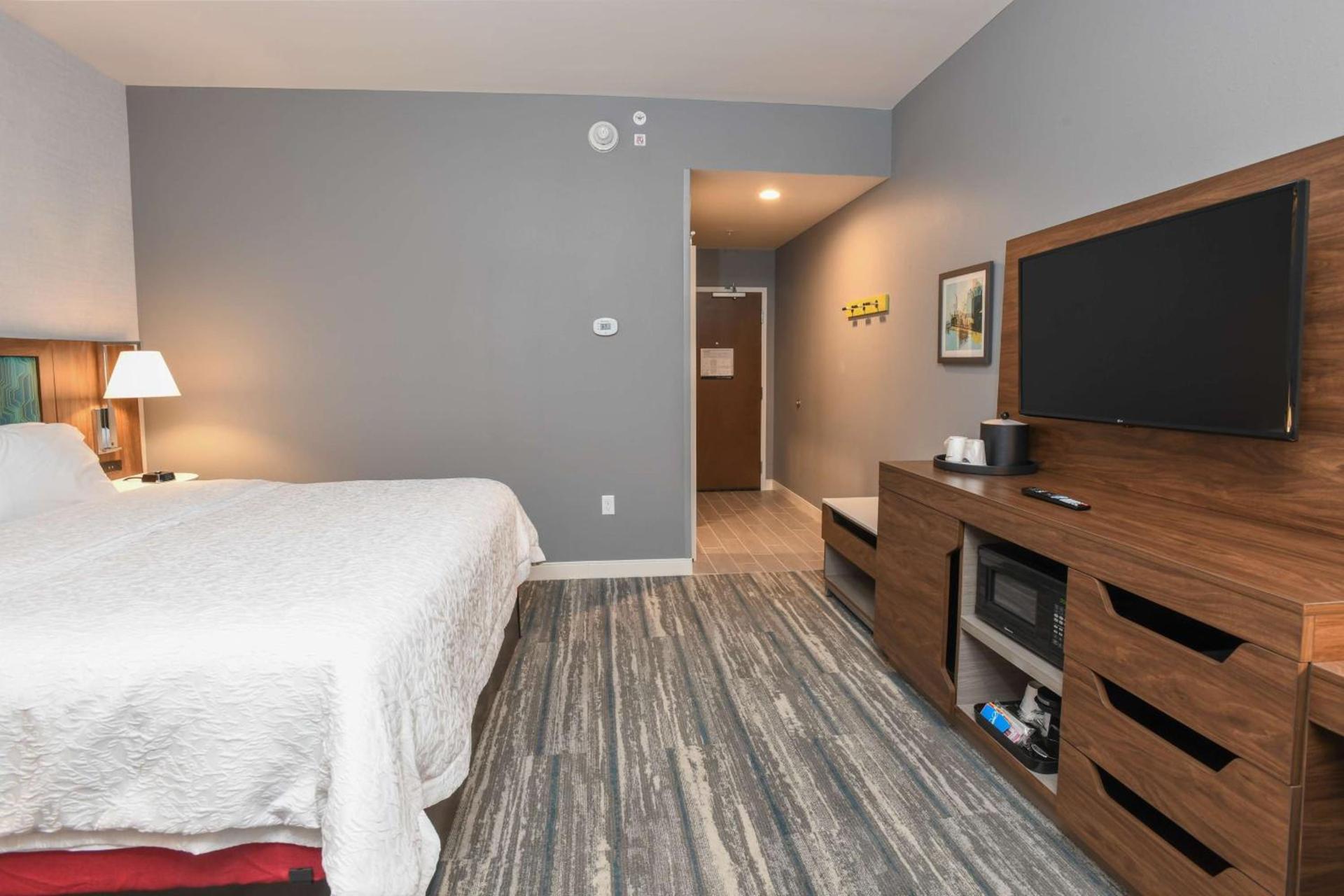Hampton Inn & Suites Cincinnati Liberty Township photo 57