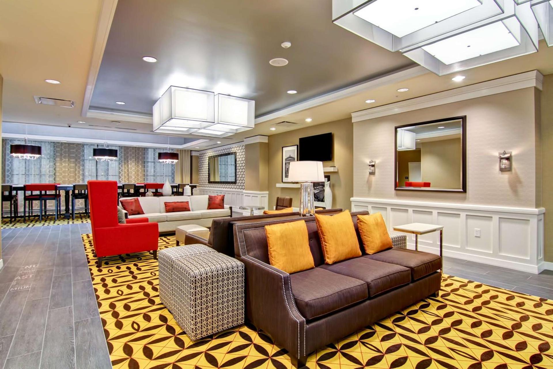 Hampton Inn and Suites Cincinnati - Downtown photo 4