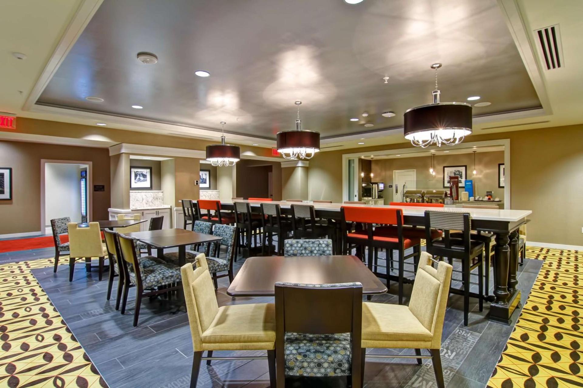 Hampton Inn and Suites Cincinnati - Downtown photo 7