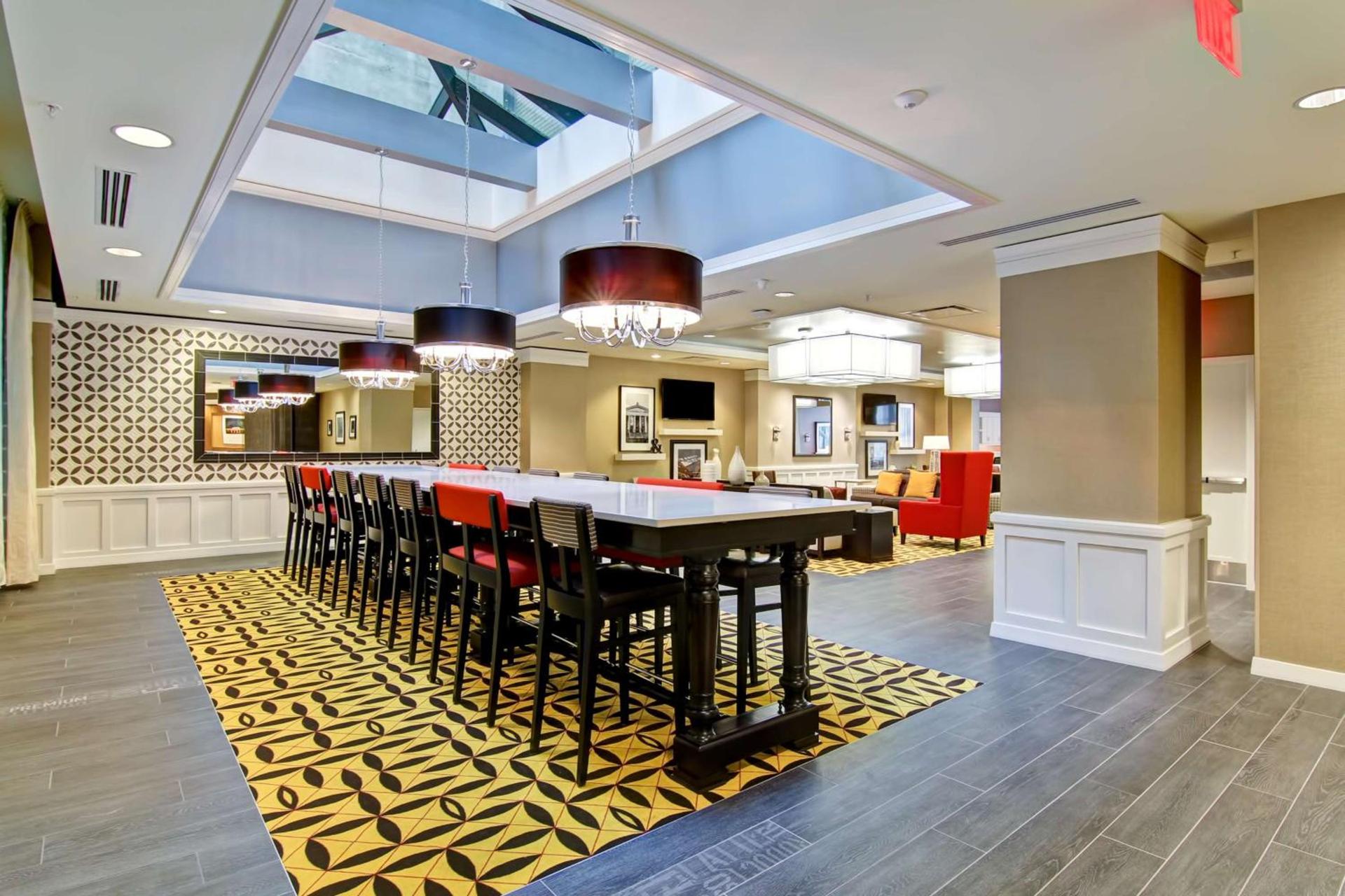 Hampton Inn and Suites Cincinnati - Downtown photo 9