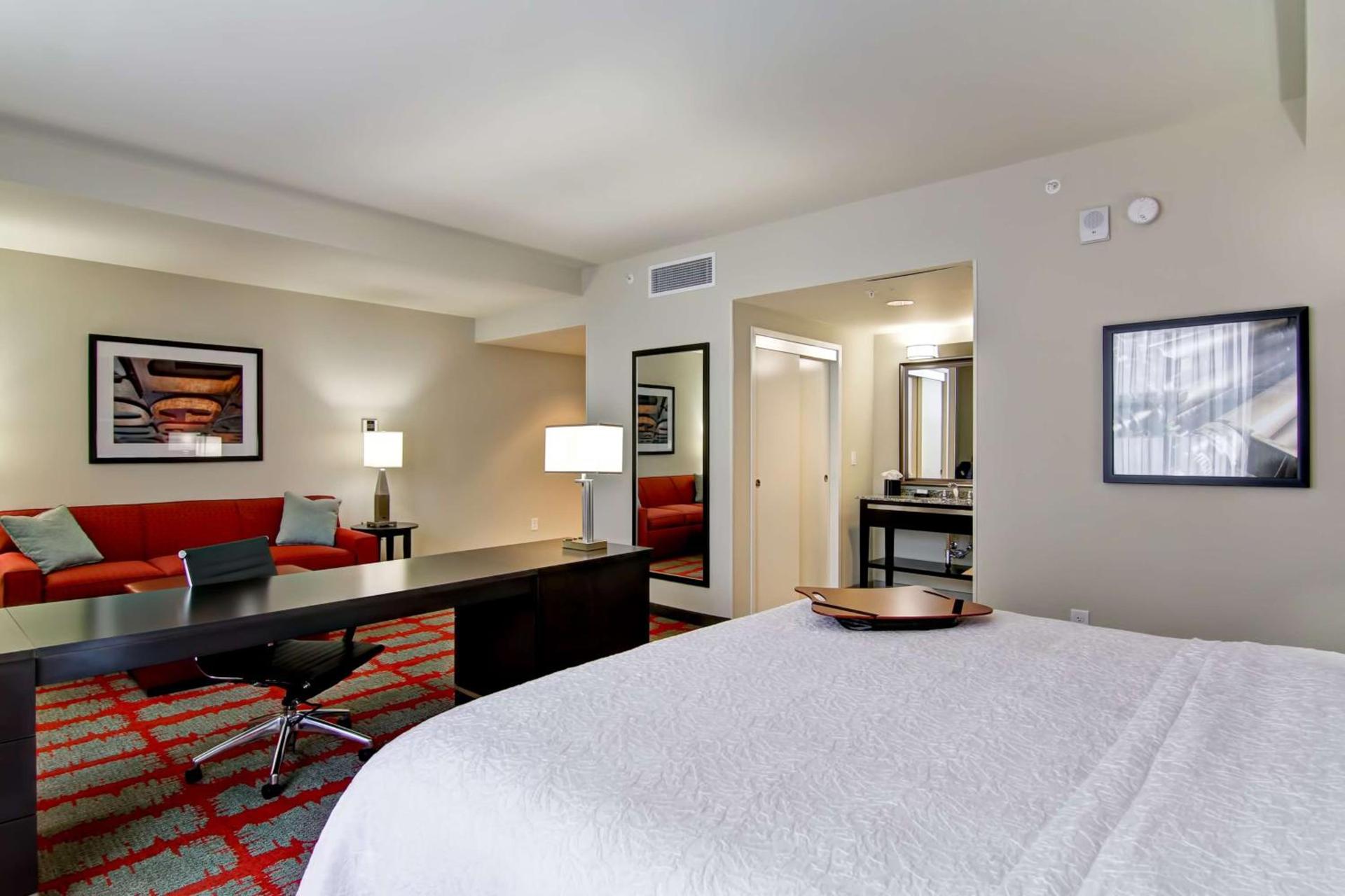 Hampton Inn and Suites Cincinnati - Downtown photo 17